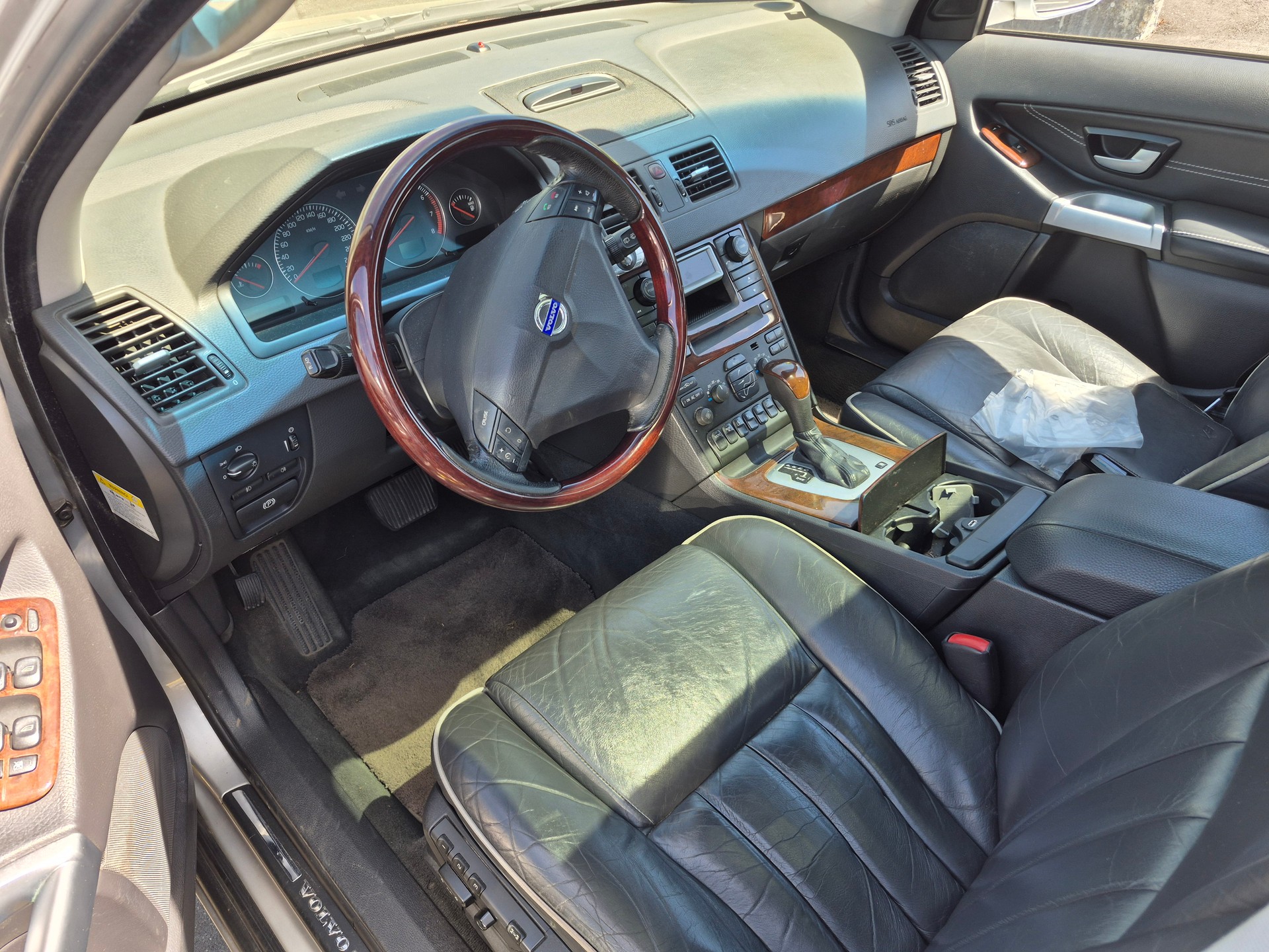VOLVO XC90 V8 AWD Executive Geartronic-image-6