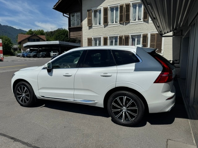 VOLVO XC60 2.0 B4 MH Inscription AWD-image-3
