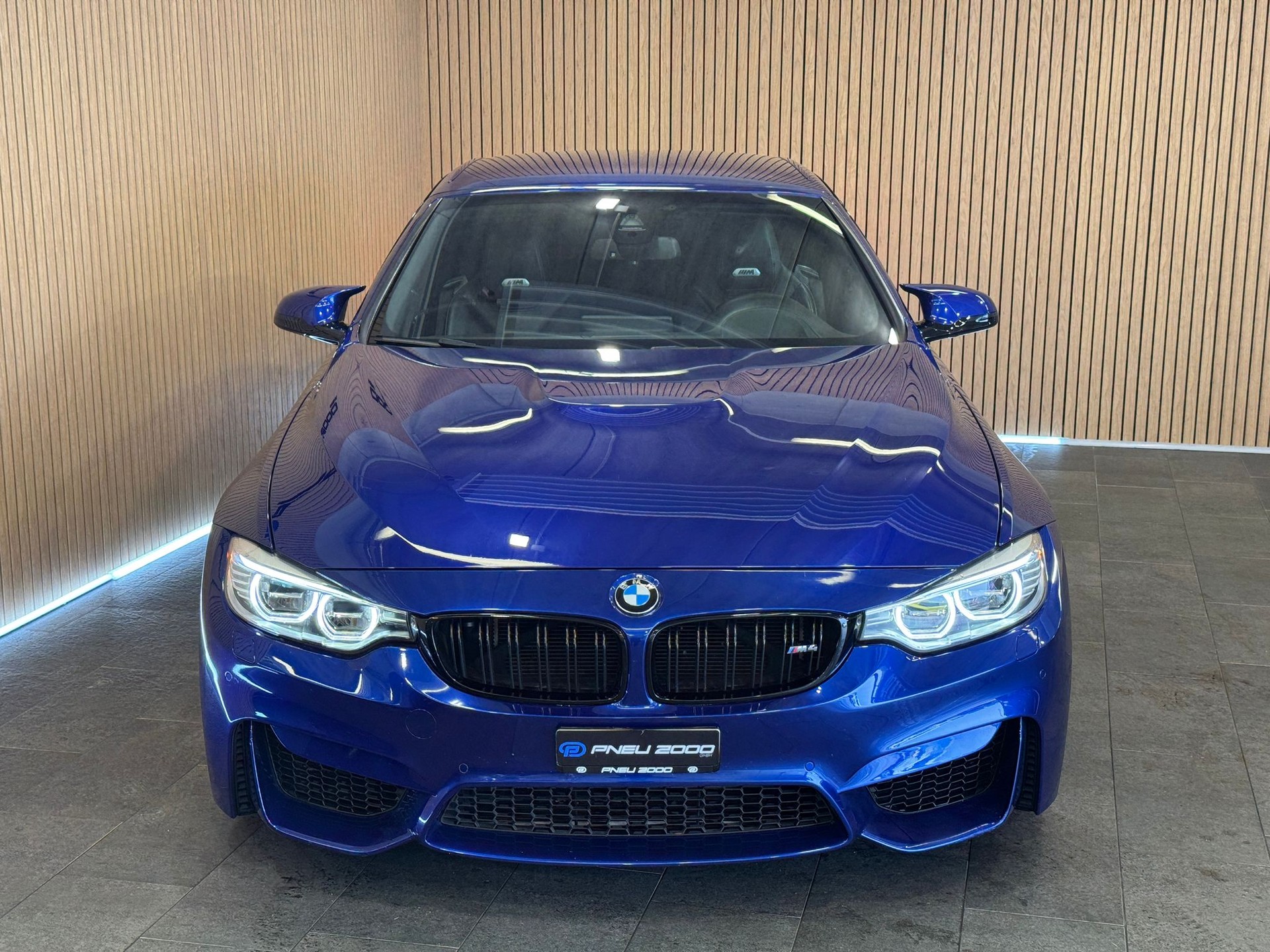 BMW M4 Cabriolet Competition DKG *San Marino Blau* NO OPF-showroom-element-3