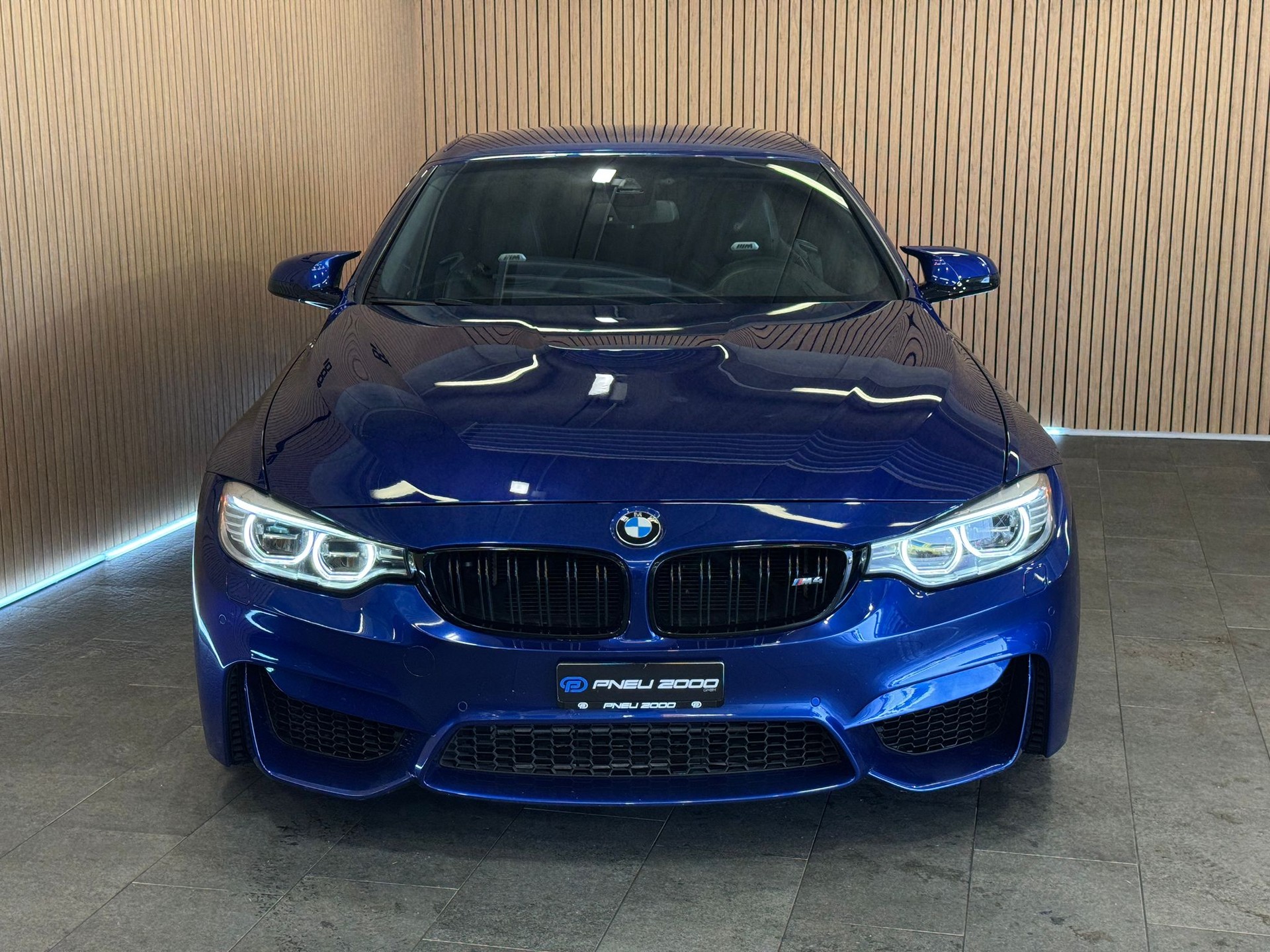 BMW M4 Cabriolet Competition DKG *San Marino Blau* NO OPF-showroom-element-2