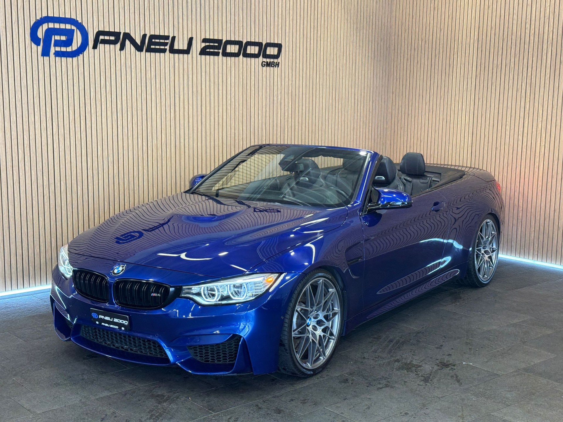 BMW M4 Cabriolet Competition DKG *San Marino Blau* NO OPF-showroom-element-1