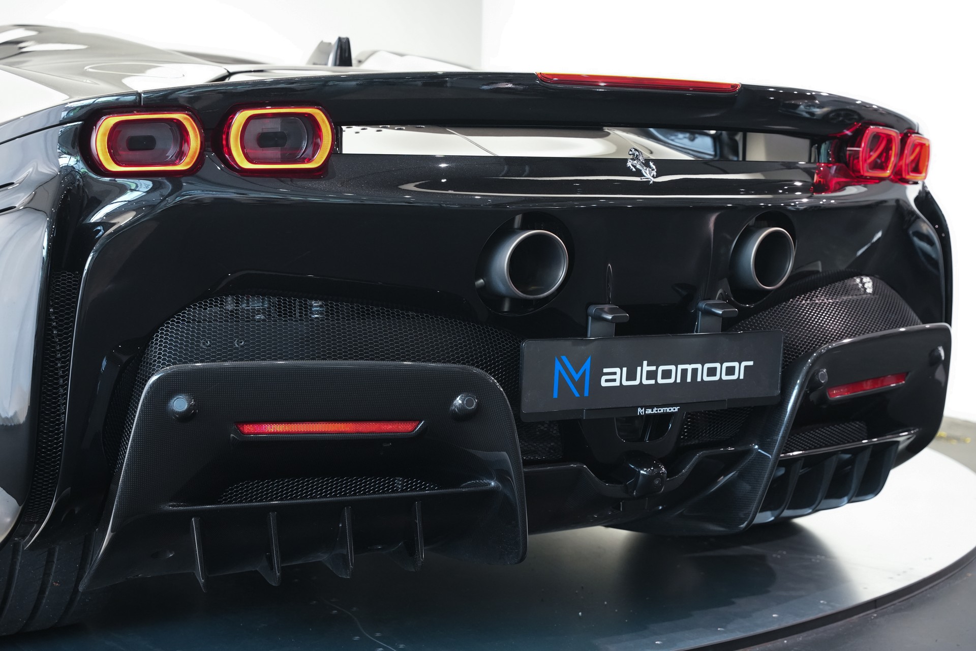 FERRARI SF90 Spider *CH-Fahrzeug* *Nero Daytona* *Carbon*-image-48