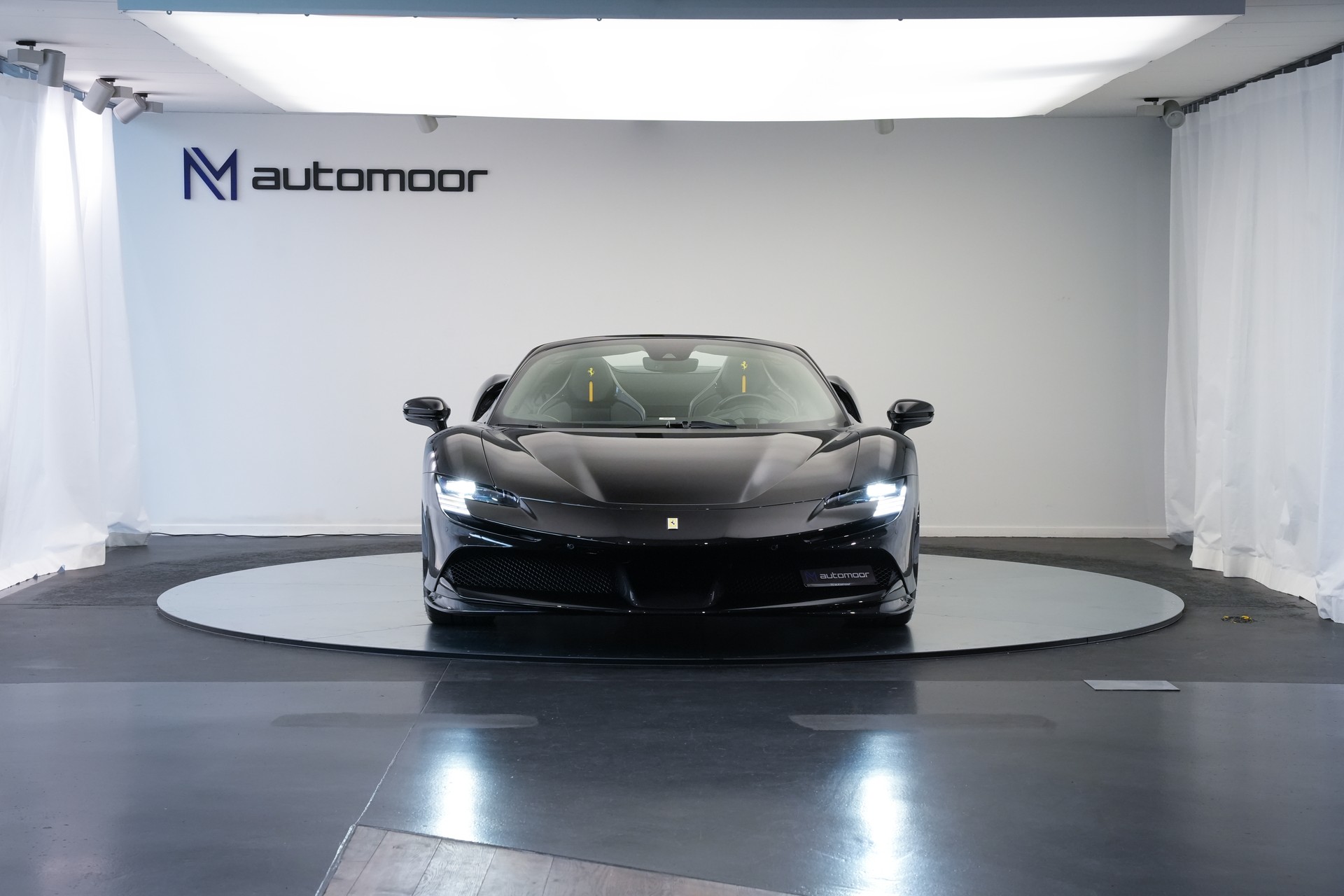 FERRARI SF90 Spider *CH-Fahrzeug* *Nero Daytona* *Carbon*-showroom-element-1