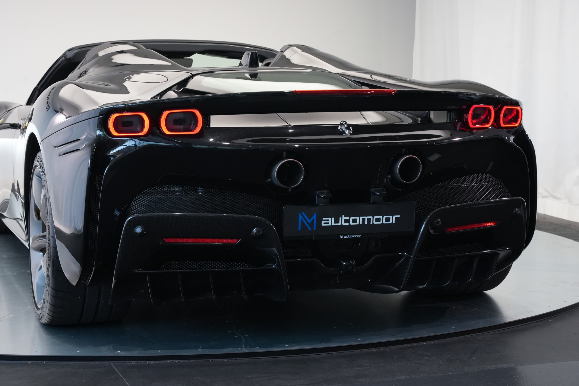 FERRARI SF90 Spider *CH-Fahrzeug* *Nero Daytona* *Carbon*-image-46