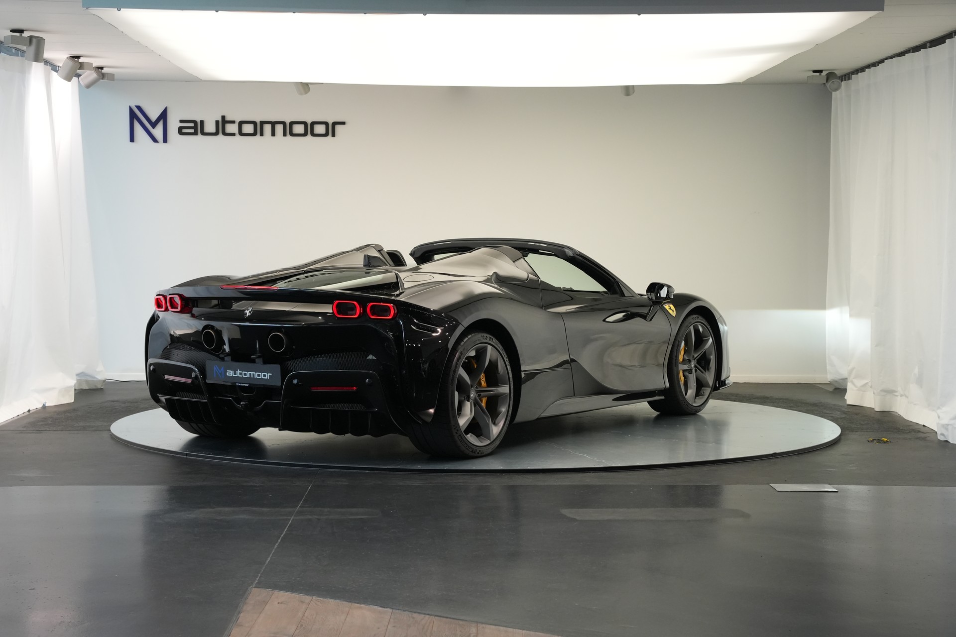 FERRARI SF90 Spider *Nero Daytona*-image-4