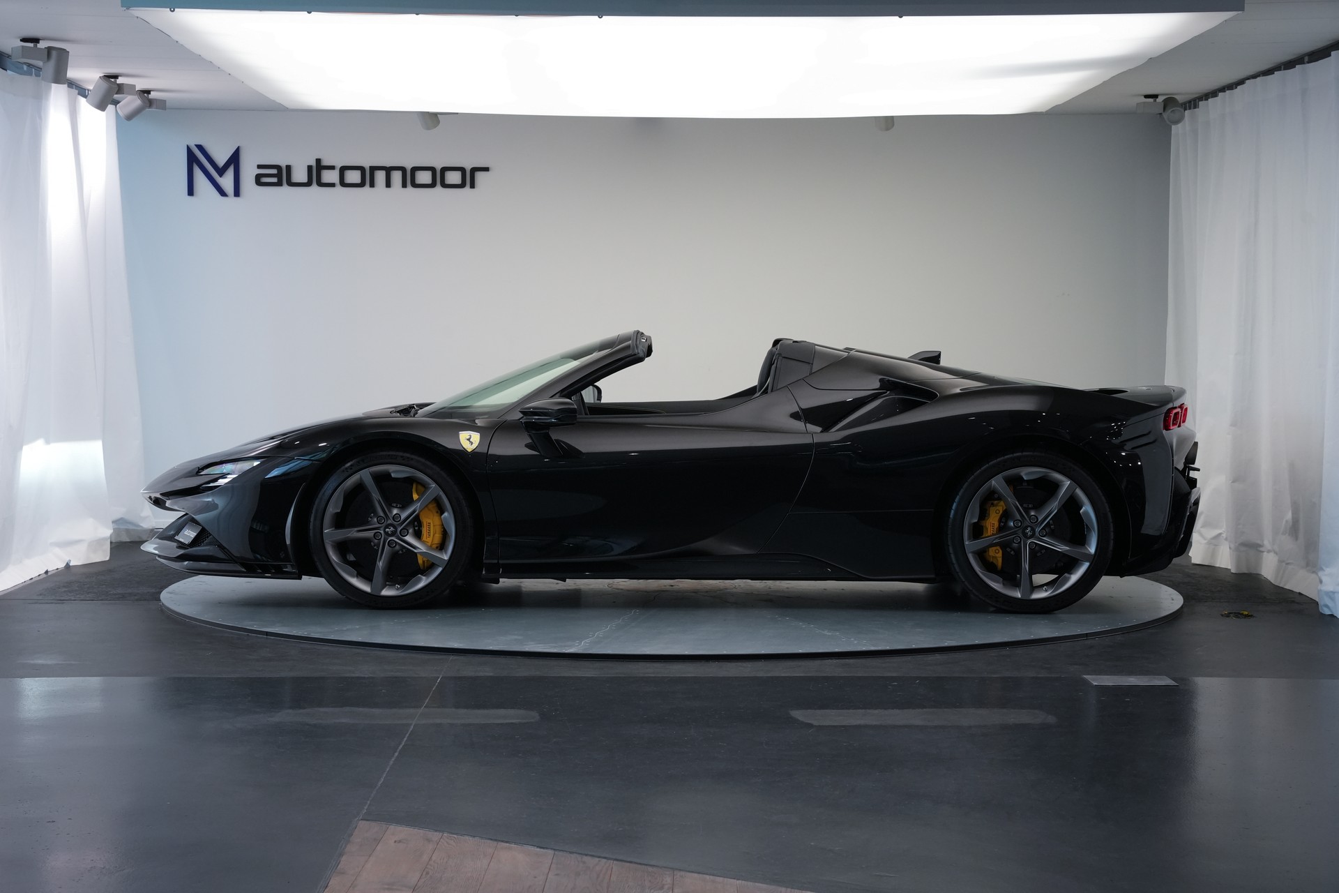 FERRARI SF90 Spider *CH-Fahrzeug* *Nero Daytona* *Carbon*-image-8