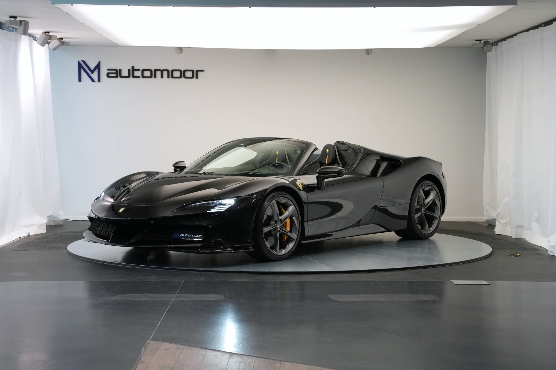 FERRARI SF90 Spider *CH-Fahrzeug* *Nero Daytona* *Carbon*-image-0