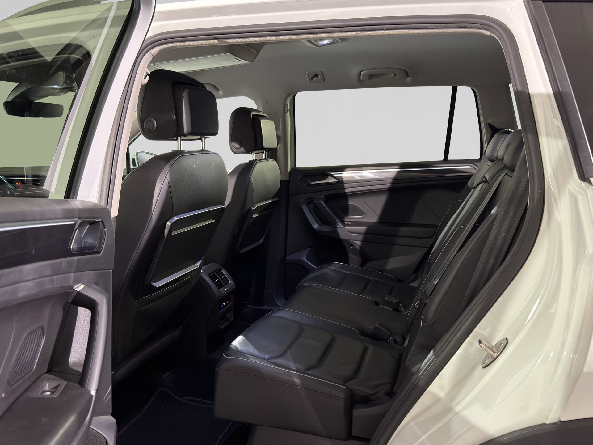 VW Tiguan Allspace 2.0TSI Highline 4Motion DSG-image-14