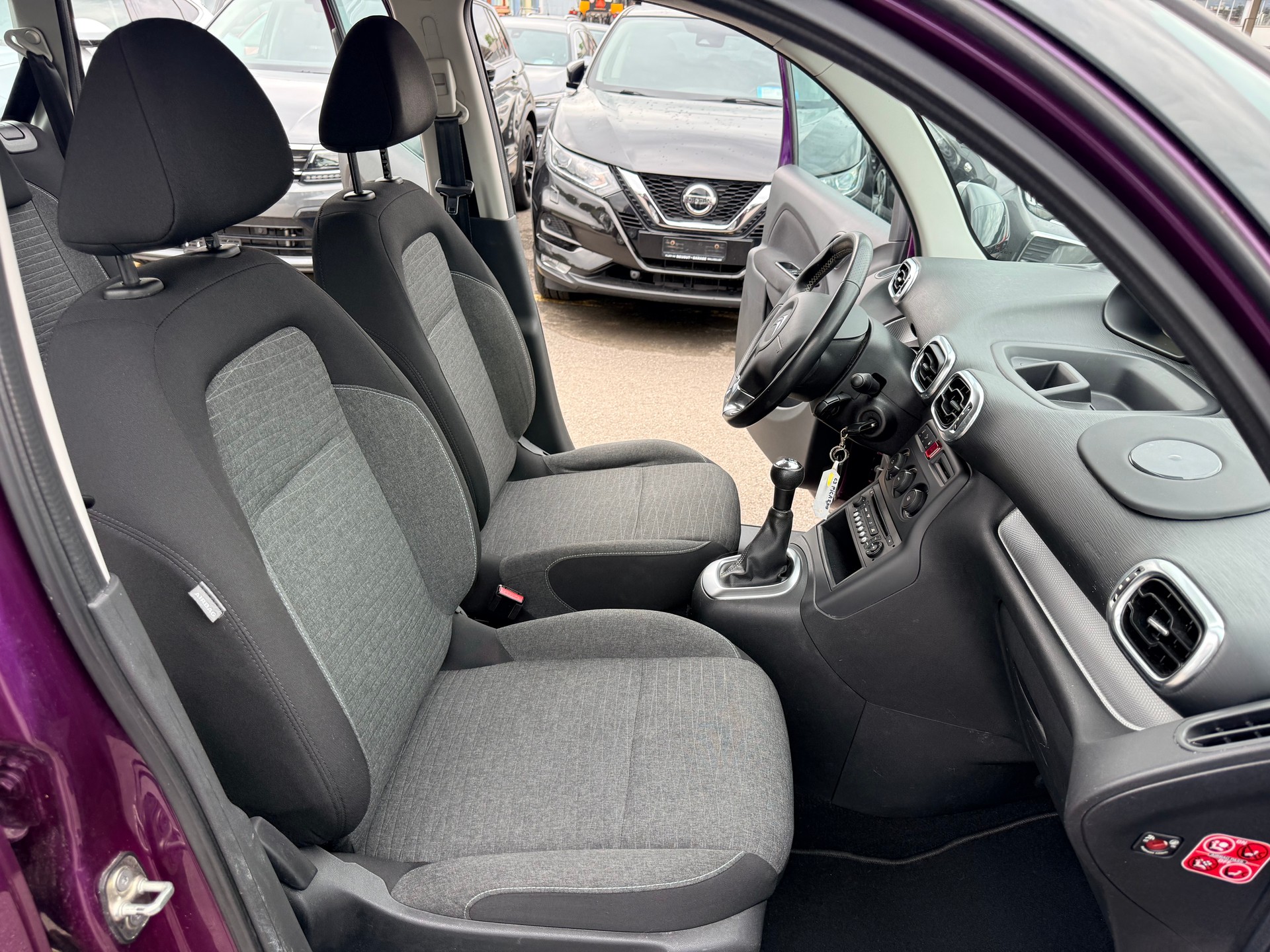 CITROEN C3 Picasso 1.2 Pure Tech Feel Edition-image-9