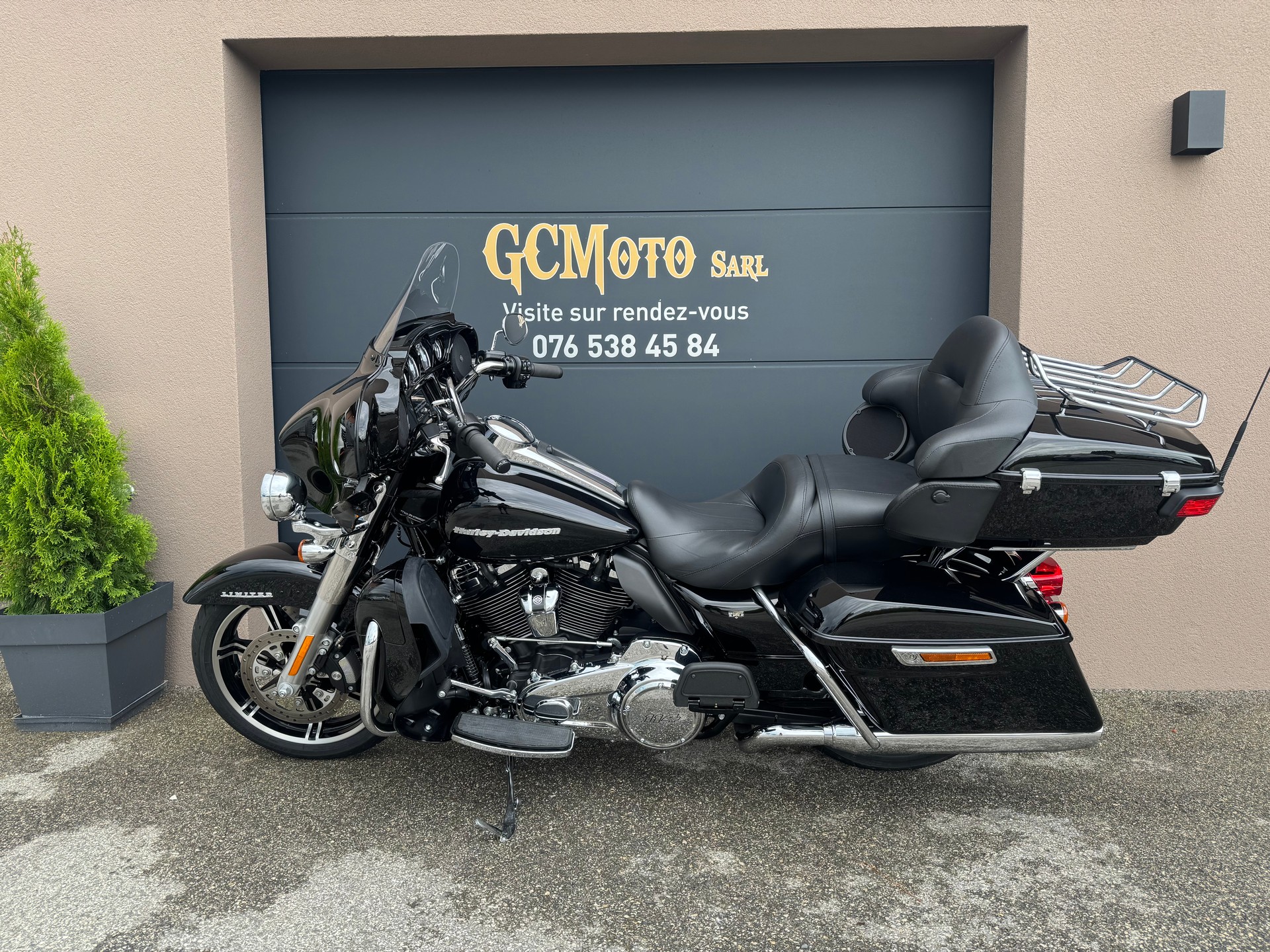 HARLEY-DAVIDSON FLHTK Electra Glide Ultra Limited 114-showroom-element-2