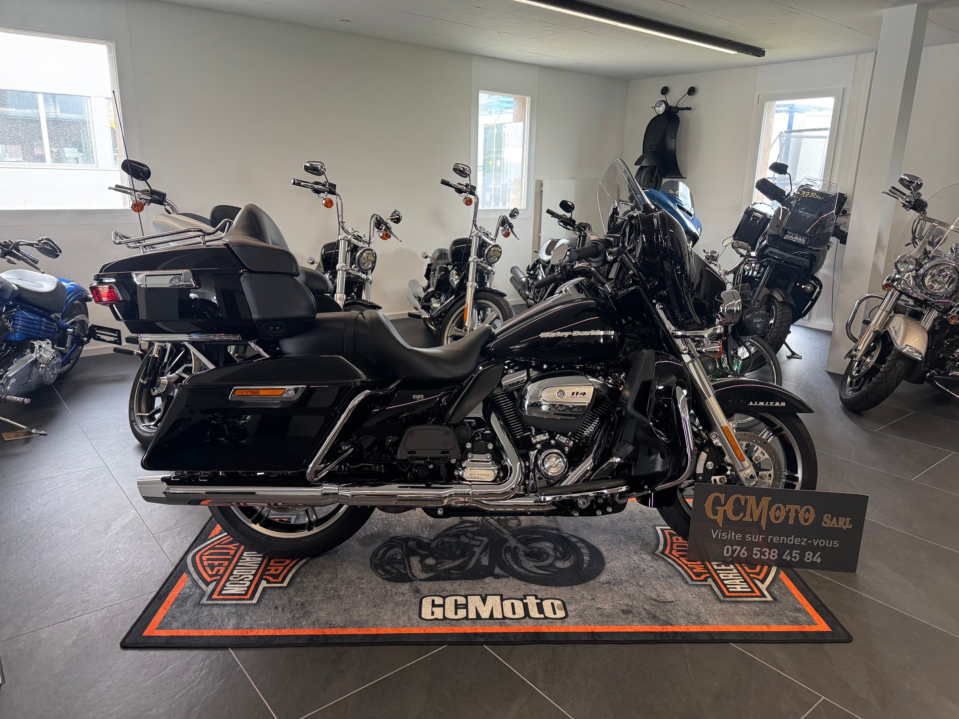 HARLEY-DAVIDSON FLHTK Electra Glide Ultra Limited 114-showroom-element-3