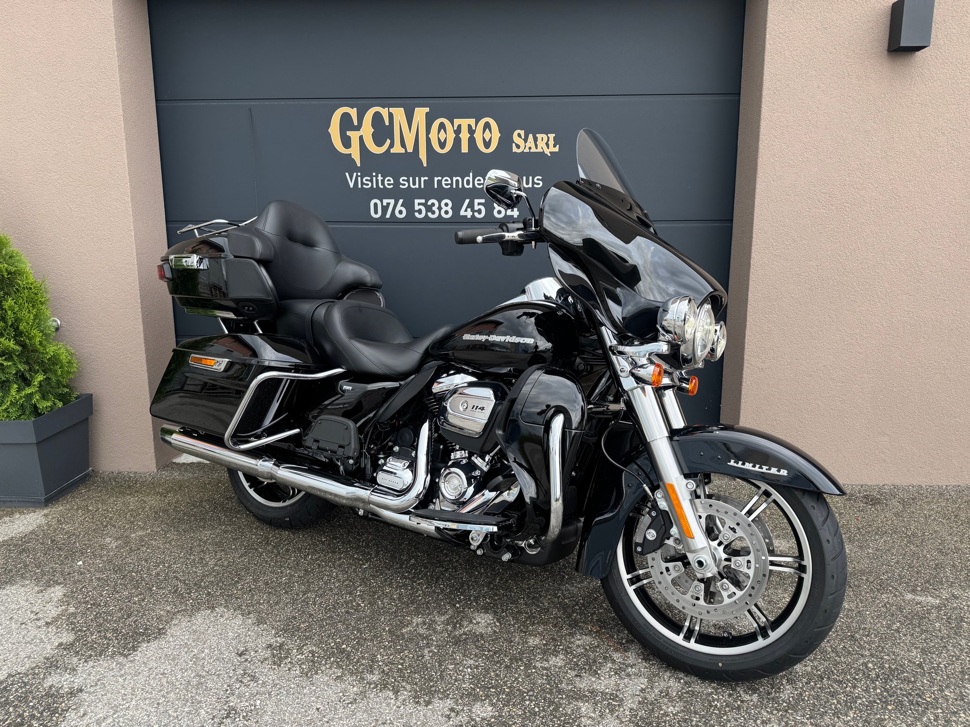 HARLEY-DAVIDSON FLHTK Electra Glide Ultra Limited 114-showroom-element-1