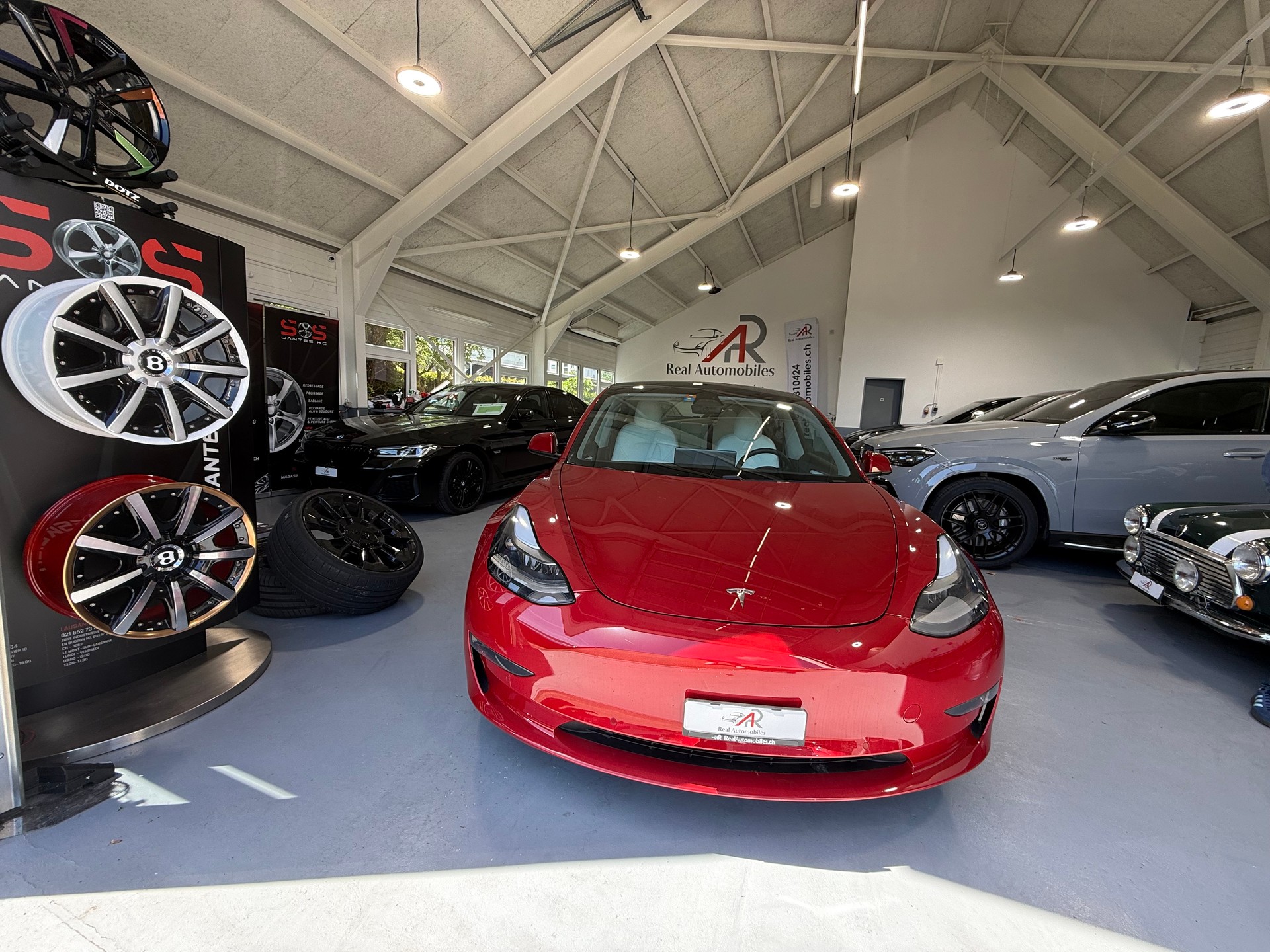 TESLA Model 3 Performance Dual Motor AWD-image-1