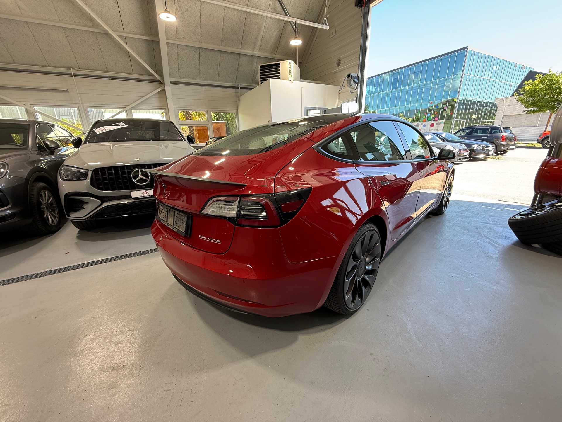 TESLA Model 3 Performance Dual Motor AWD-image-4