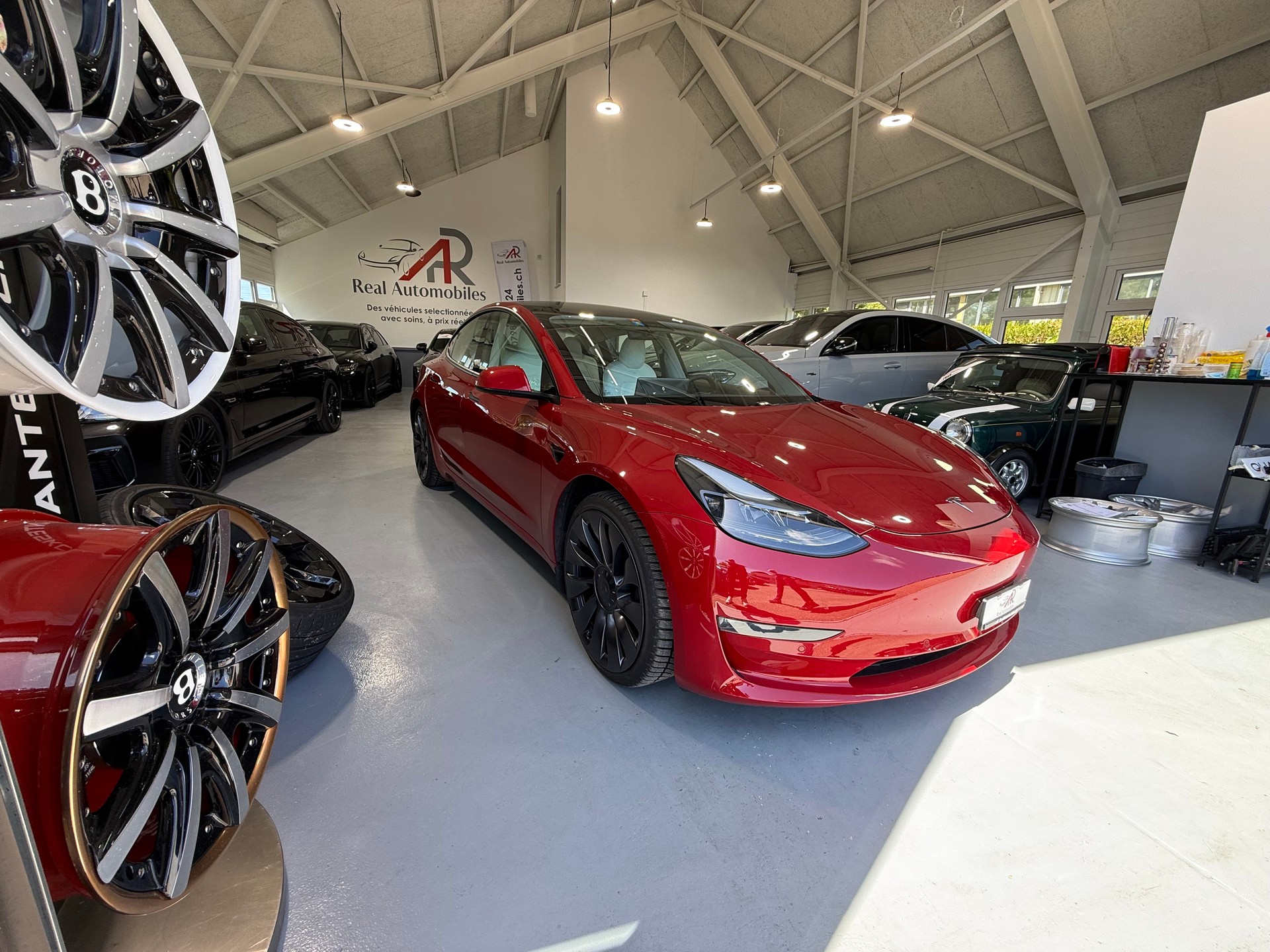 TESLA Model 3 Performance Dual Motor AWD-image-2