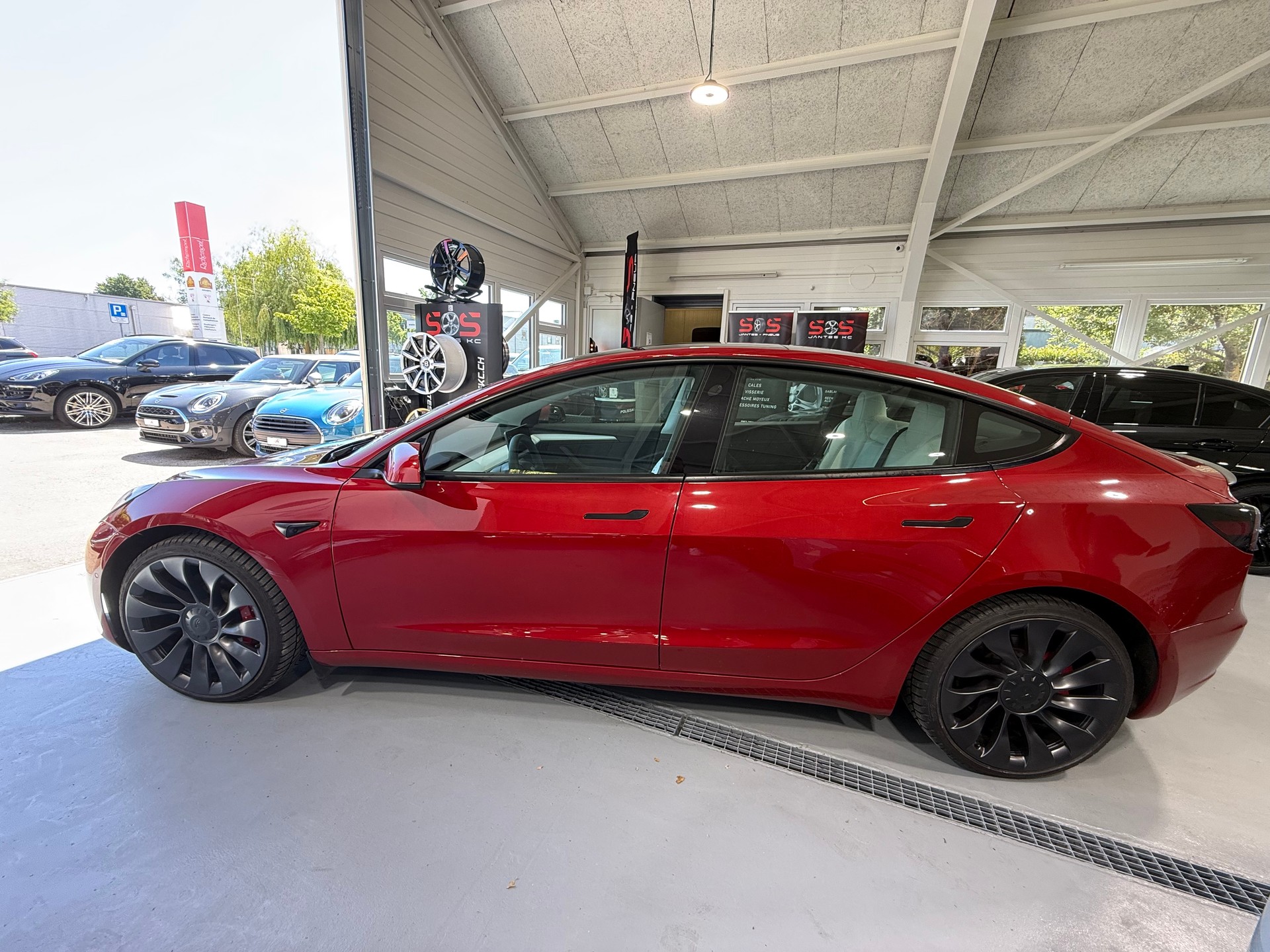 TESLA Model 3 Performance Dual Motor AWD-image-8
