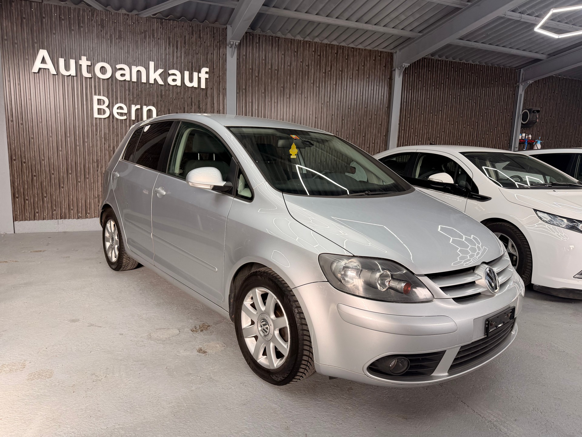 VW Golf Plus 2.0 TDI Sportline-image-4
