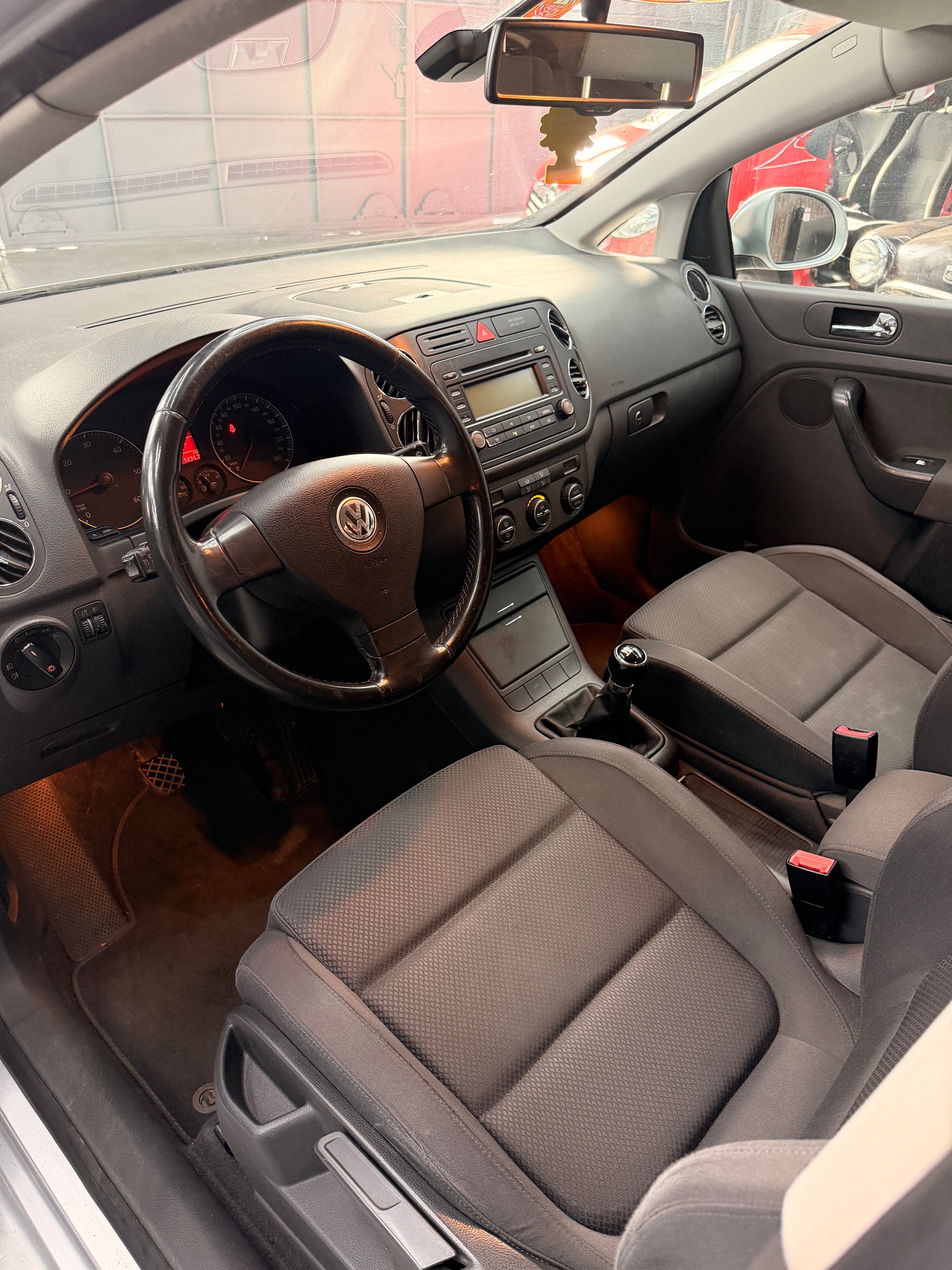 VW Golf Plus 2.0 TDI Sportline-image-6