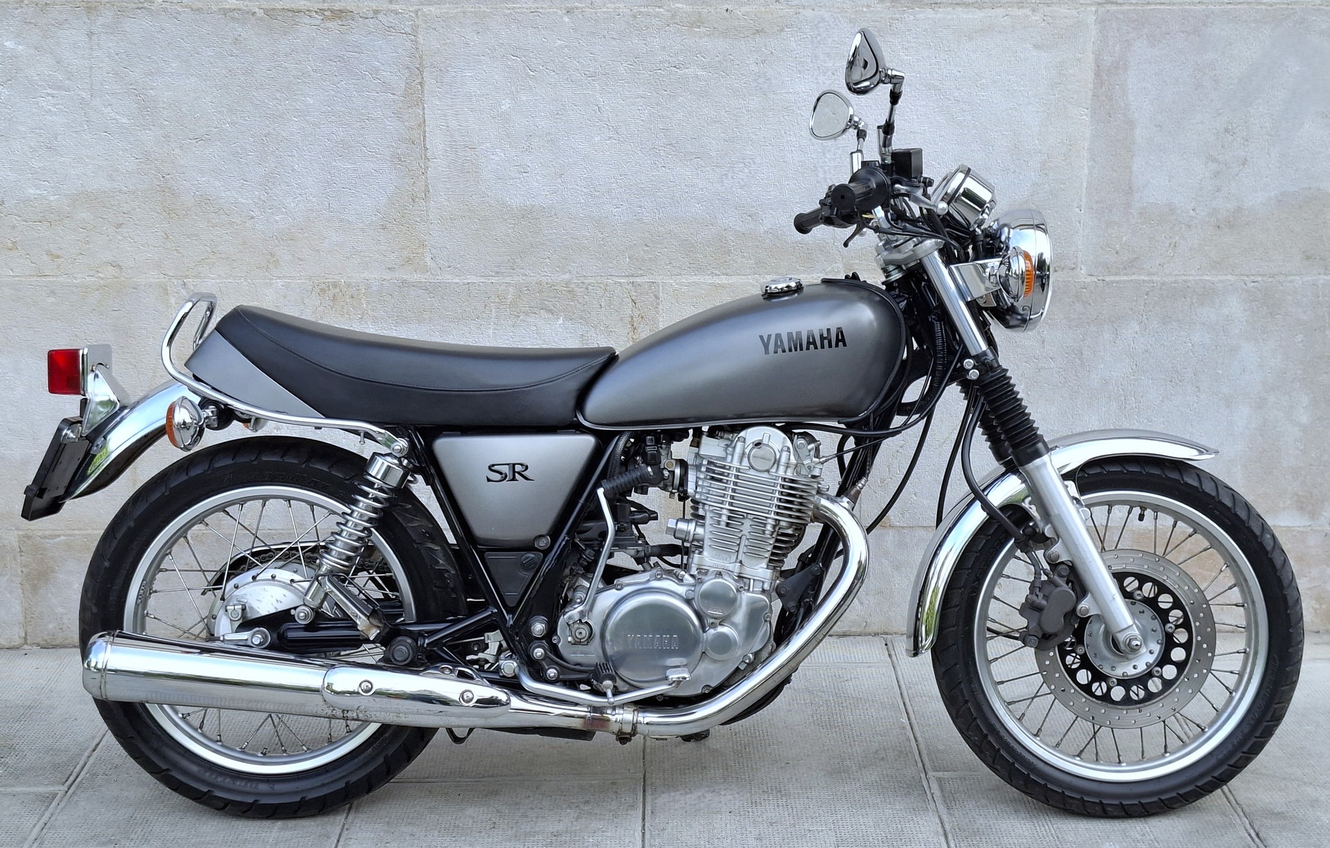 YAMAHA SR 400