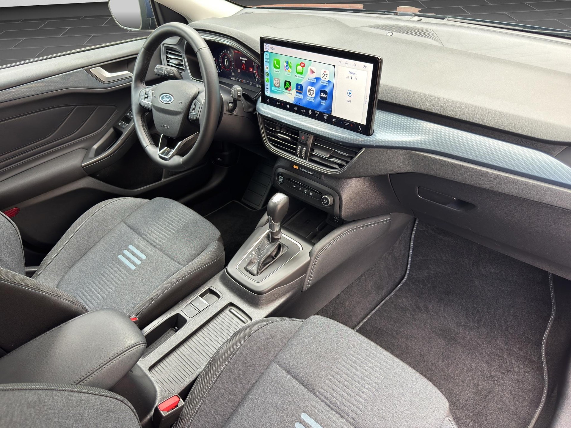 FORD Focus 1.0i EcoB Hybrid 155 Active X-image-9