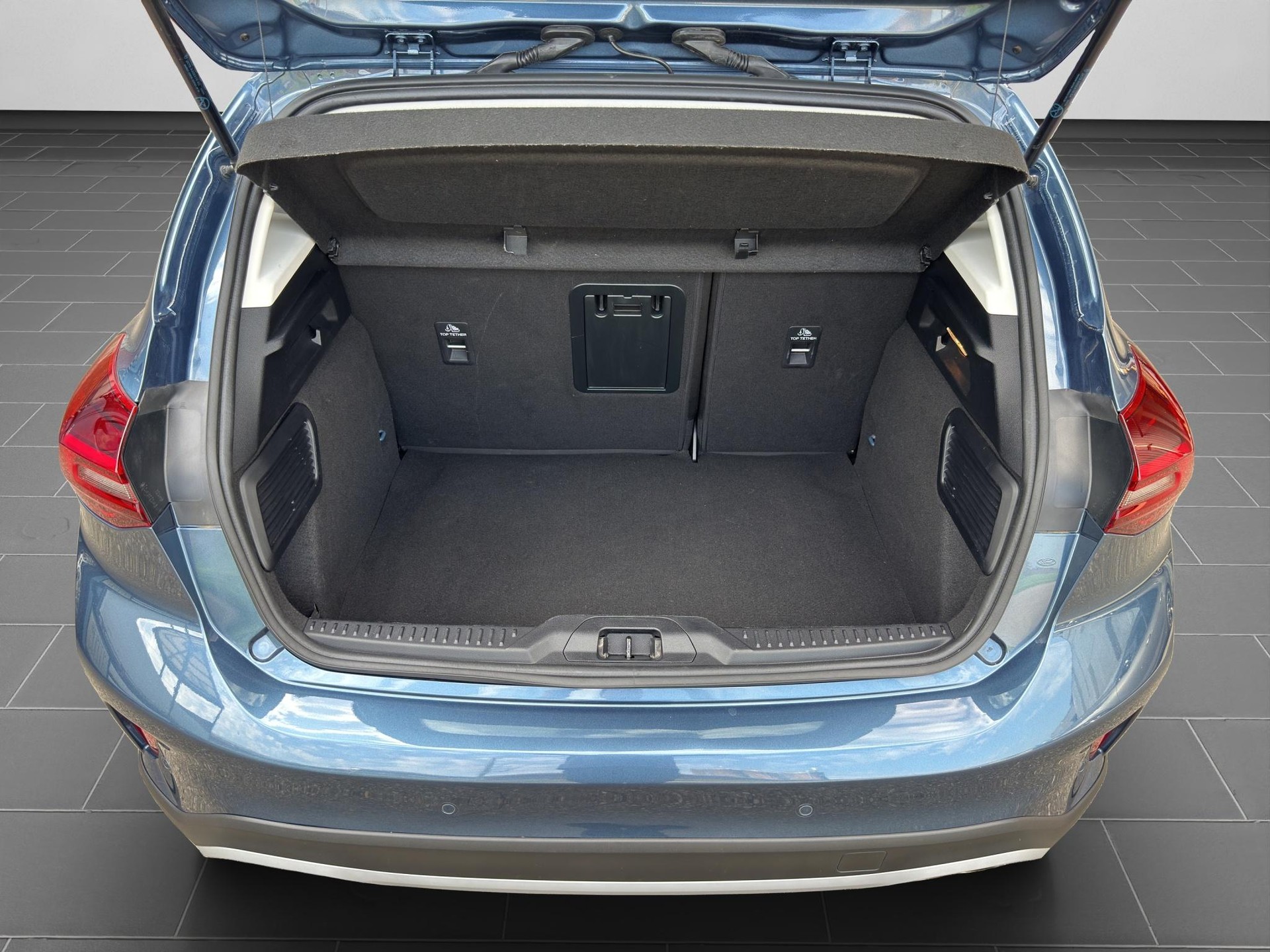 FORD Focus 1.0i EcoB Hybrid 155 Active X-image-14
