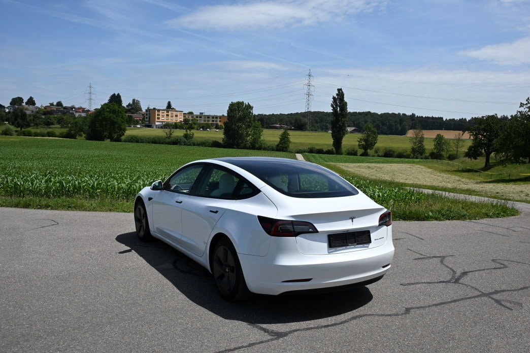 TESLA Model 3 Long Range Dual Motor AWD-image-3