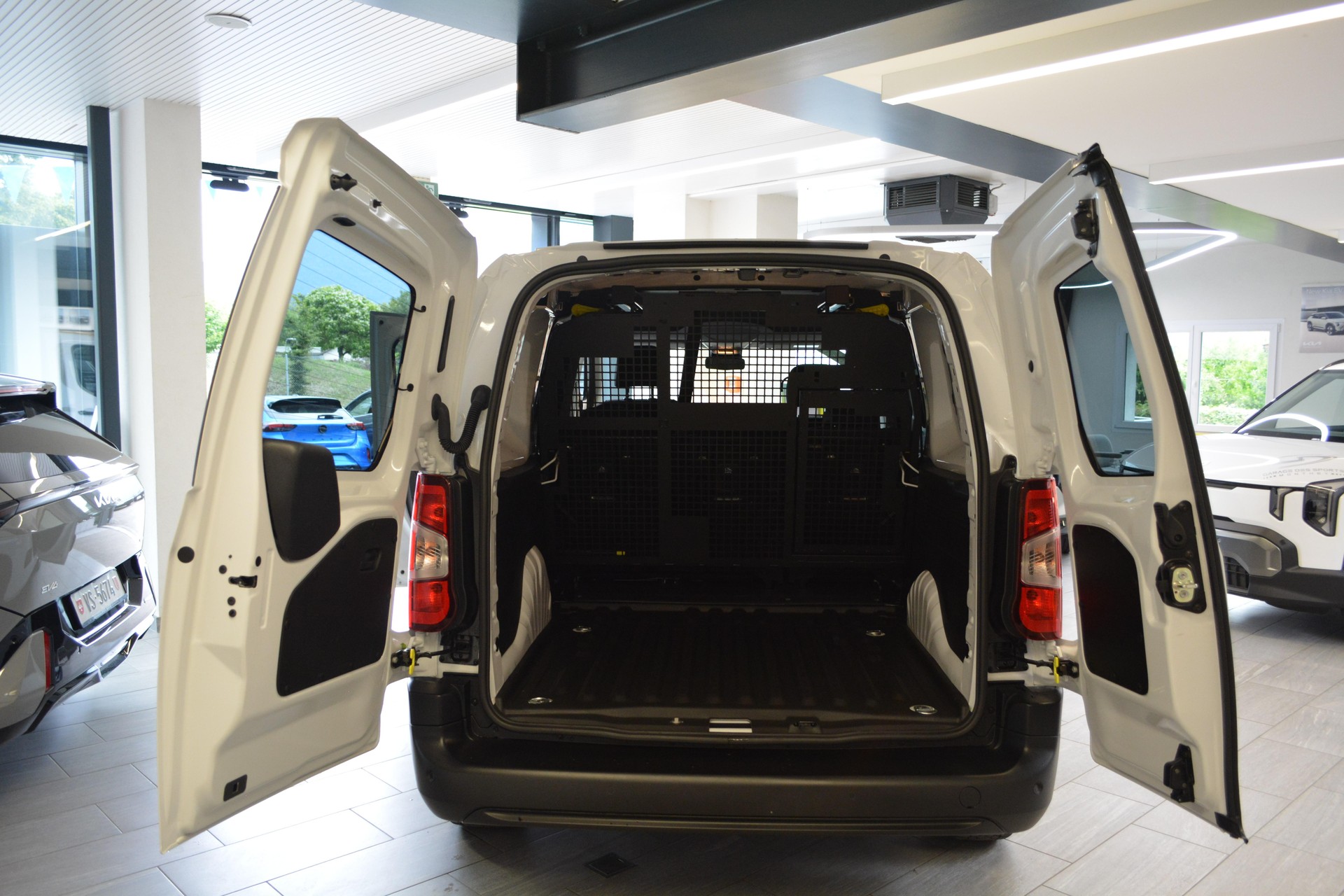 OPEL Combo Cargo Crew 2.4 t XL 1.5 D S/S-image-9
