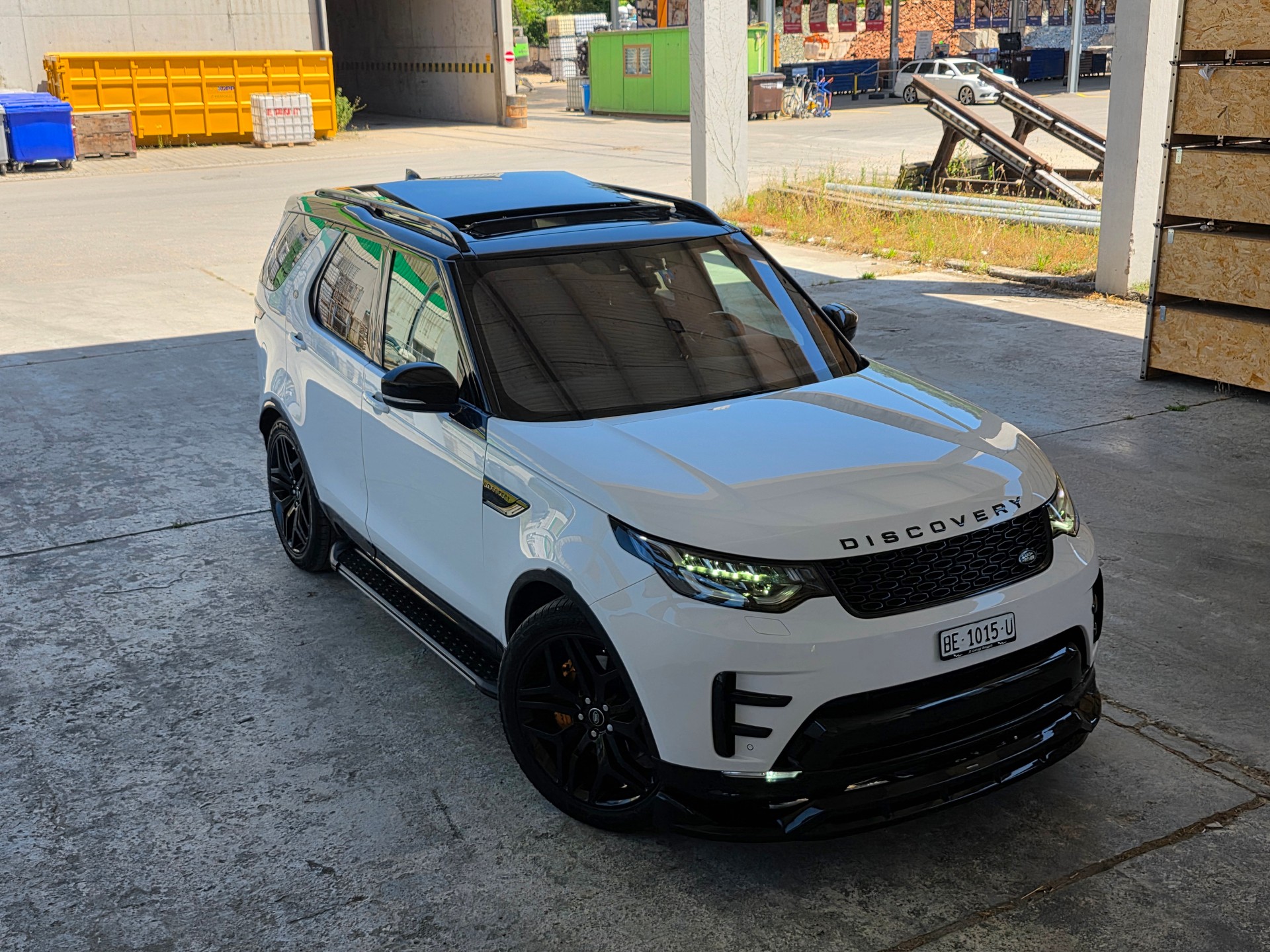 LAND ROVER Discovery 3.0 SDV6 HSE Luxury Automatic-image-15