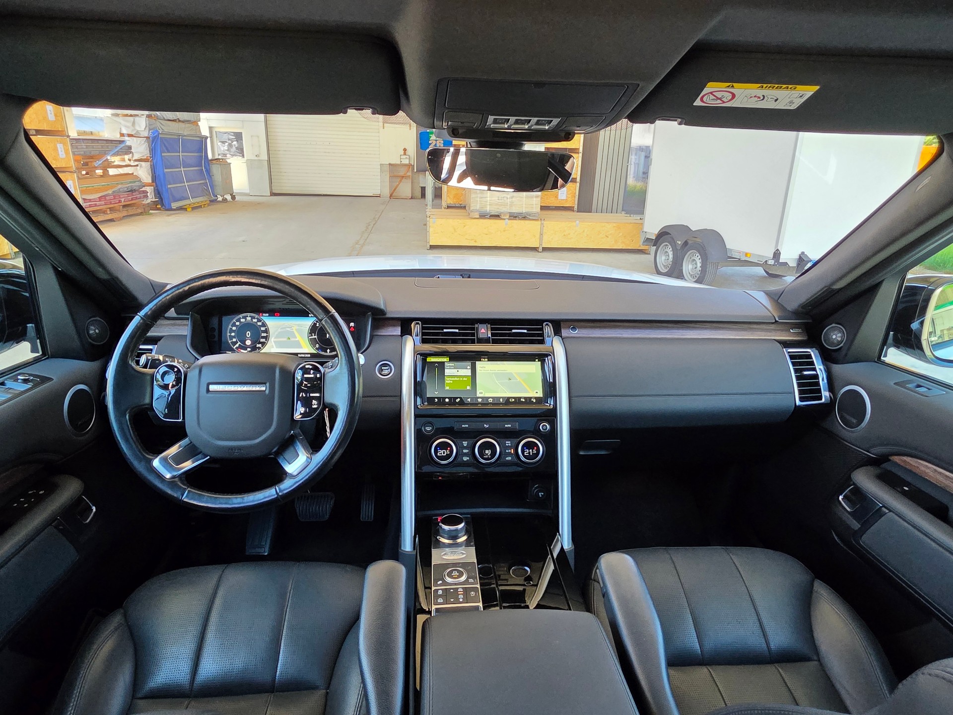 LAND ROVER Discovery 3.0 SDV6 HSE Luxury Automatic-image-12