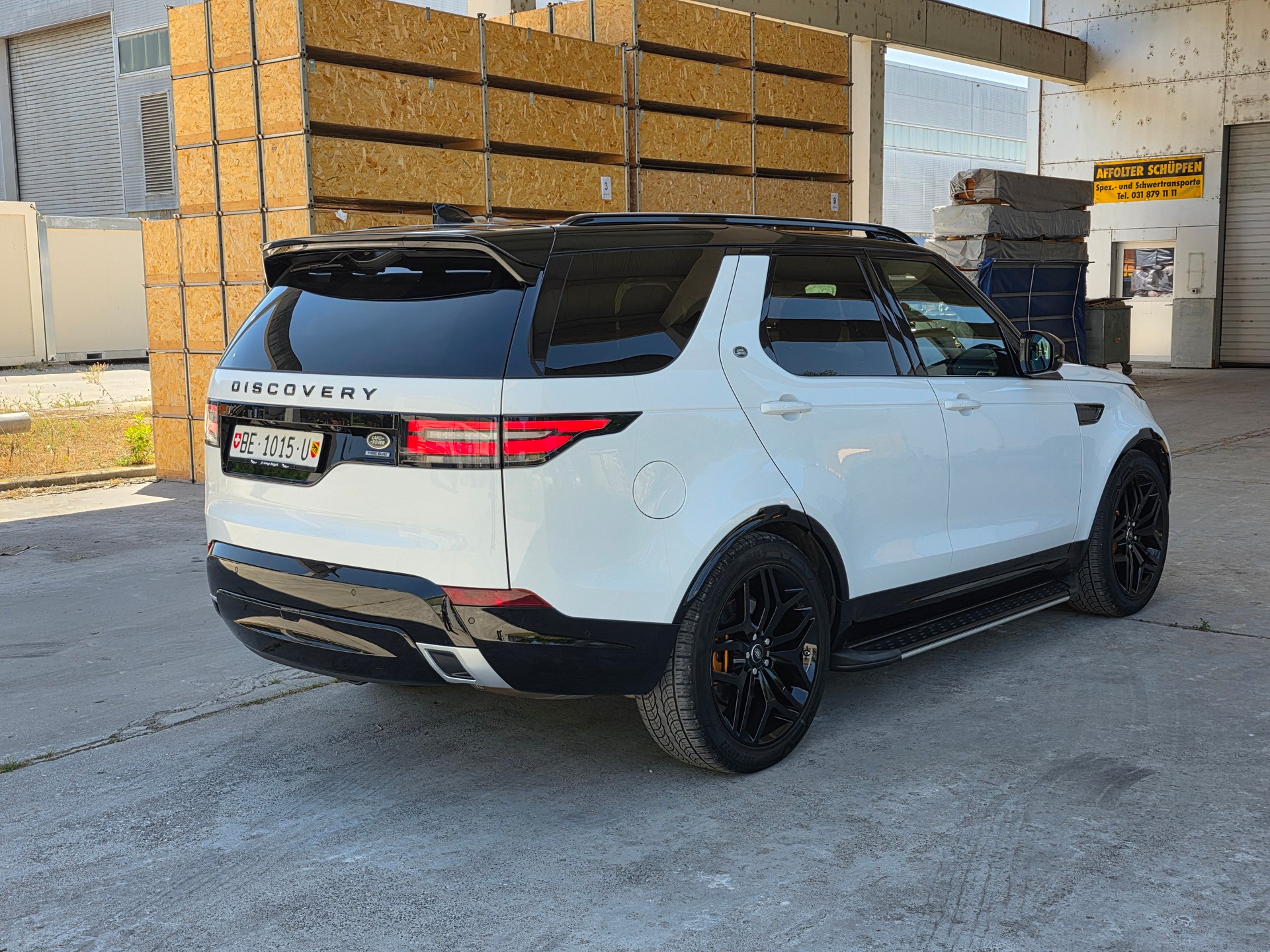 LAND ROVER Discovery 3.0 SDV6 HSE Luxury Automatic-image-5