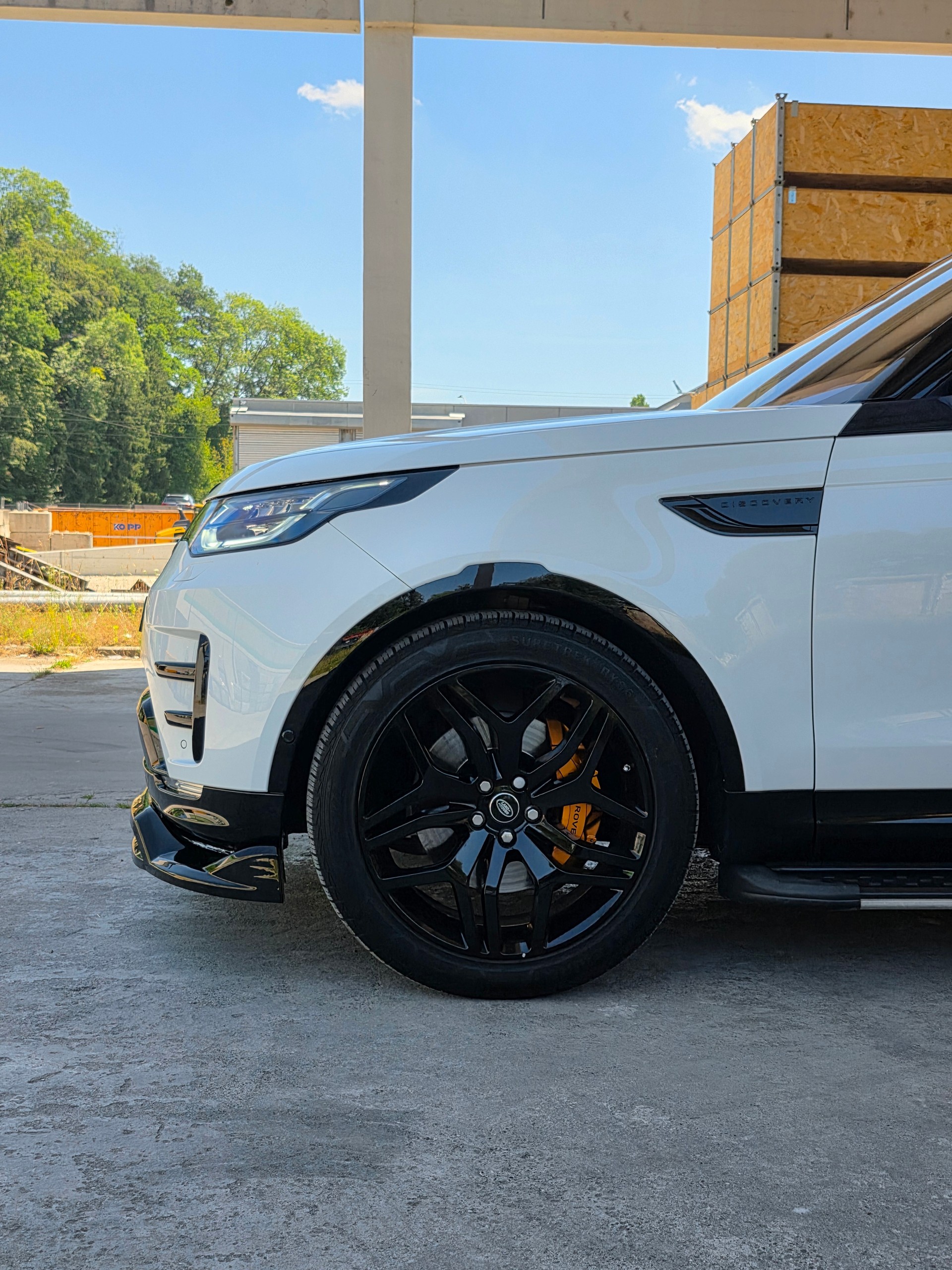 LAND ROVER Discovery 3.0 SDV6 HSE Luxury Automatic-image-14