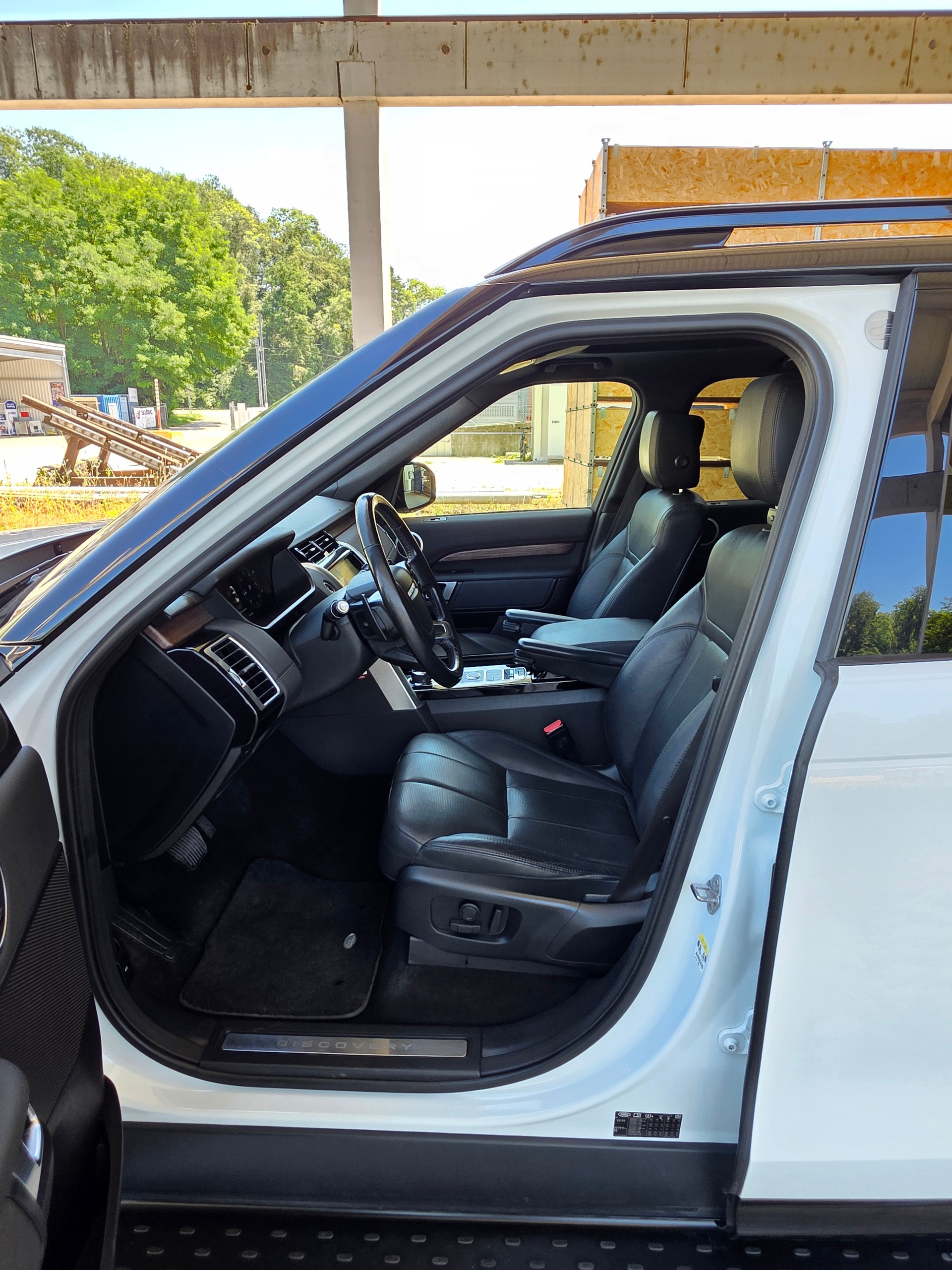 LAND ROVER Discovery 3.0 SDV6 HSE Luxury Automatic-image-6