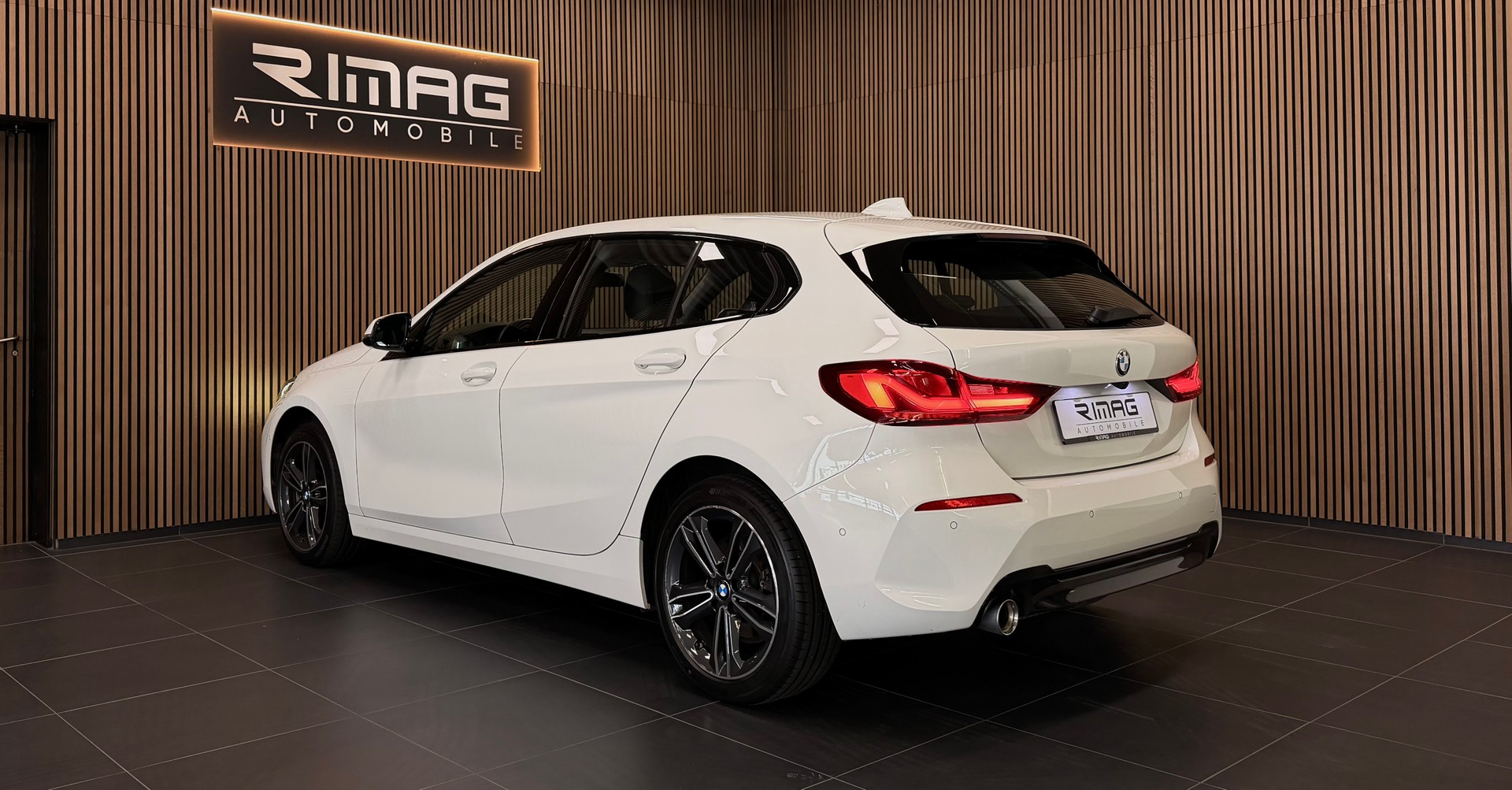 BMW 118i Sport Line Steptronic | Frisch ab MFK | Ab Service | Garantie-image-10
