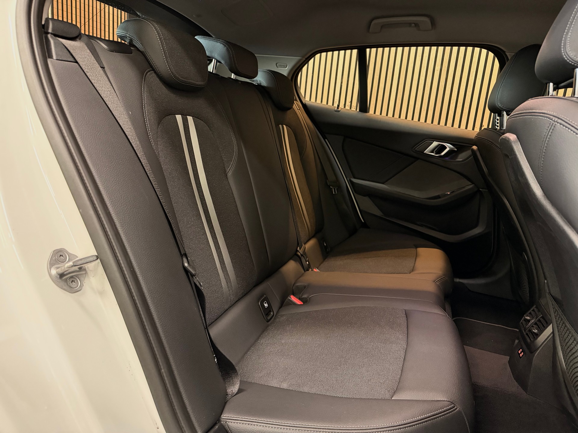 BMW 118i Sport Line Steptronic | Frisch ab MFK | Ab Service | Garantie-image-29