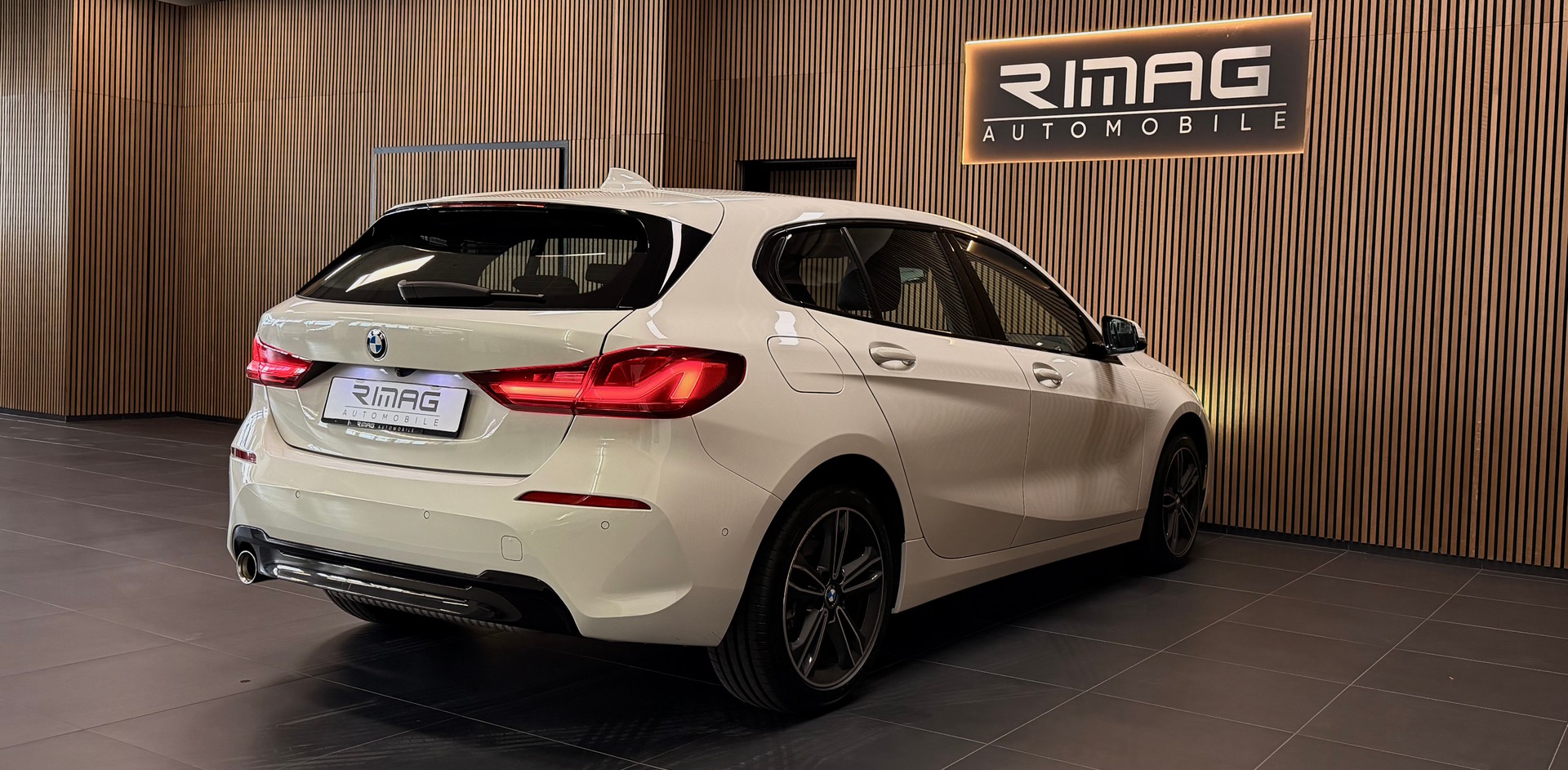 BMW 118i Sport Line Steptronic | Frisch ab MFK | Ab Service | Garantie-image-9