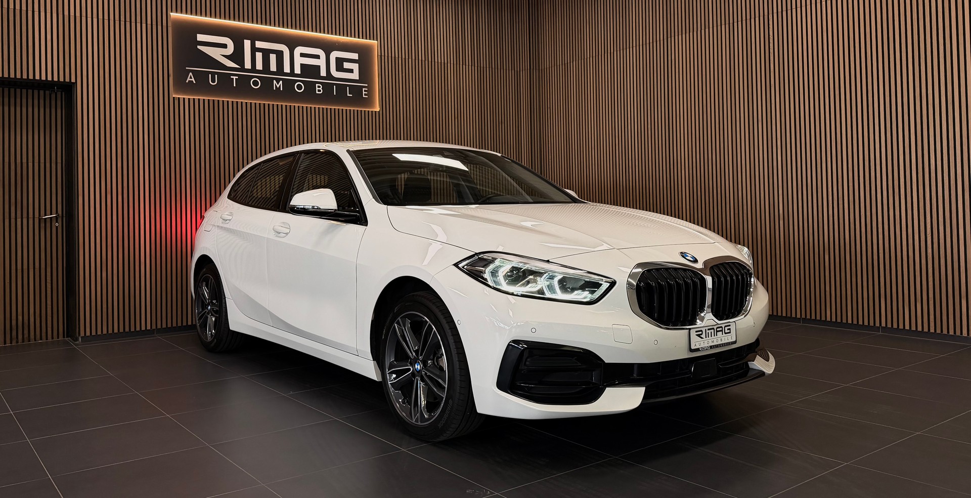 BMW 118i Sport Line Steptronic | Frisch ab MFK | Ab Service | Garantie-image-3