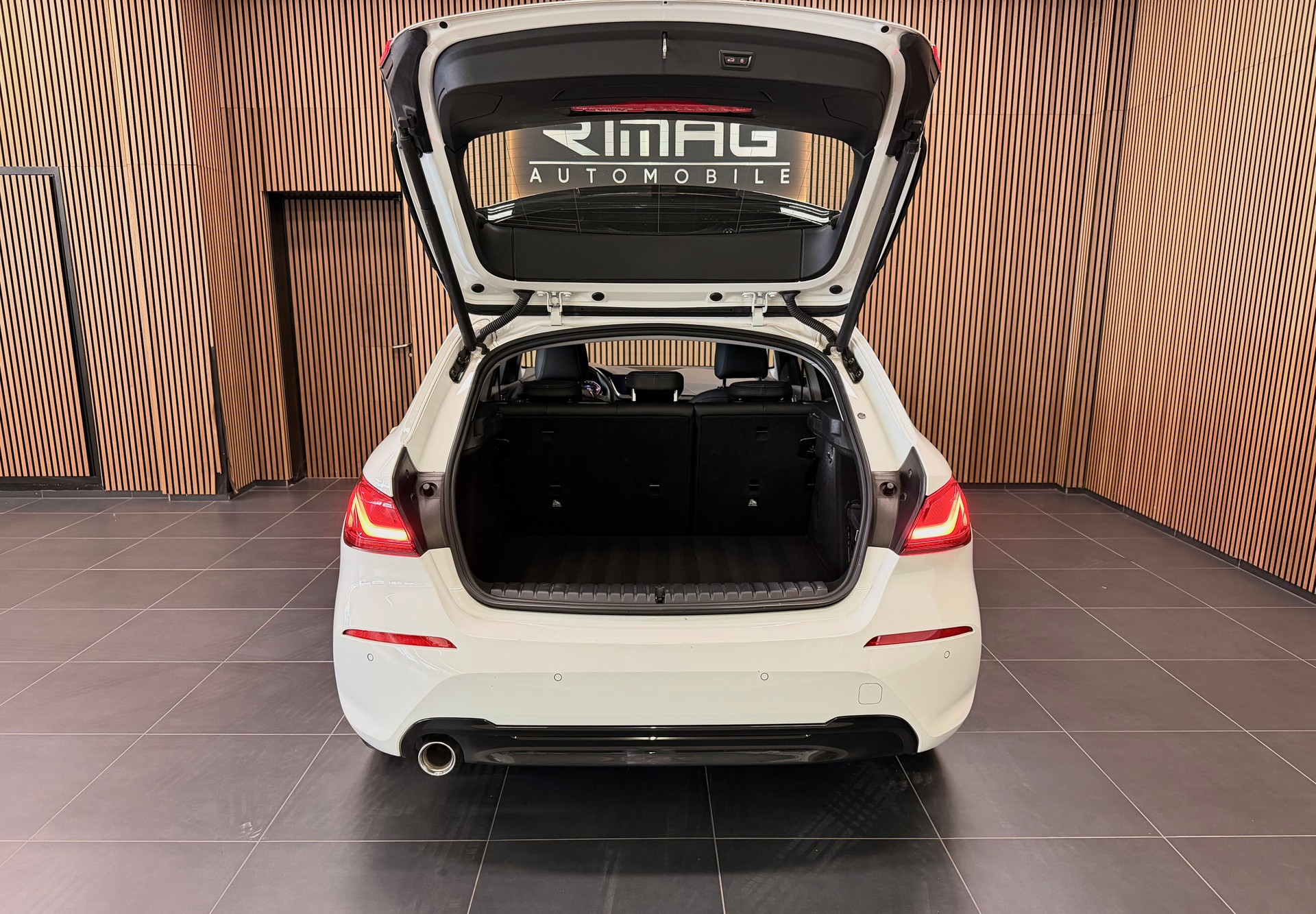 BMW 118i Sport Line Steptronic | Frisch ab MFK | Ab Service | Garantie-image-8