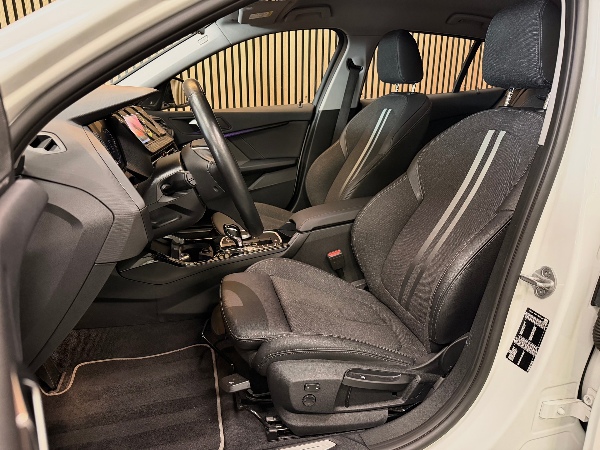 BMW 118i Sport Line Steptronic | Frisch ab MFK | Ab Service | Garantie-image-14