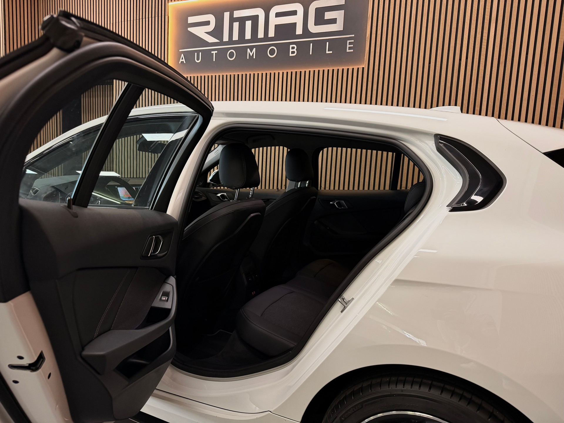 BMW 118i Sport Line Steptronic | Frisch ab MFK | Ab Service | Garantie-image-15