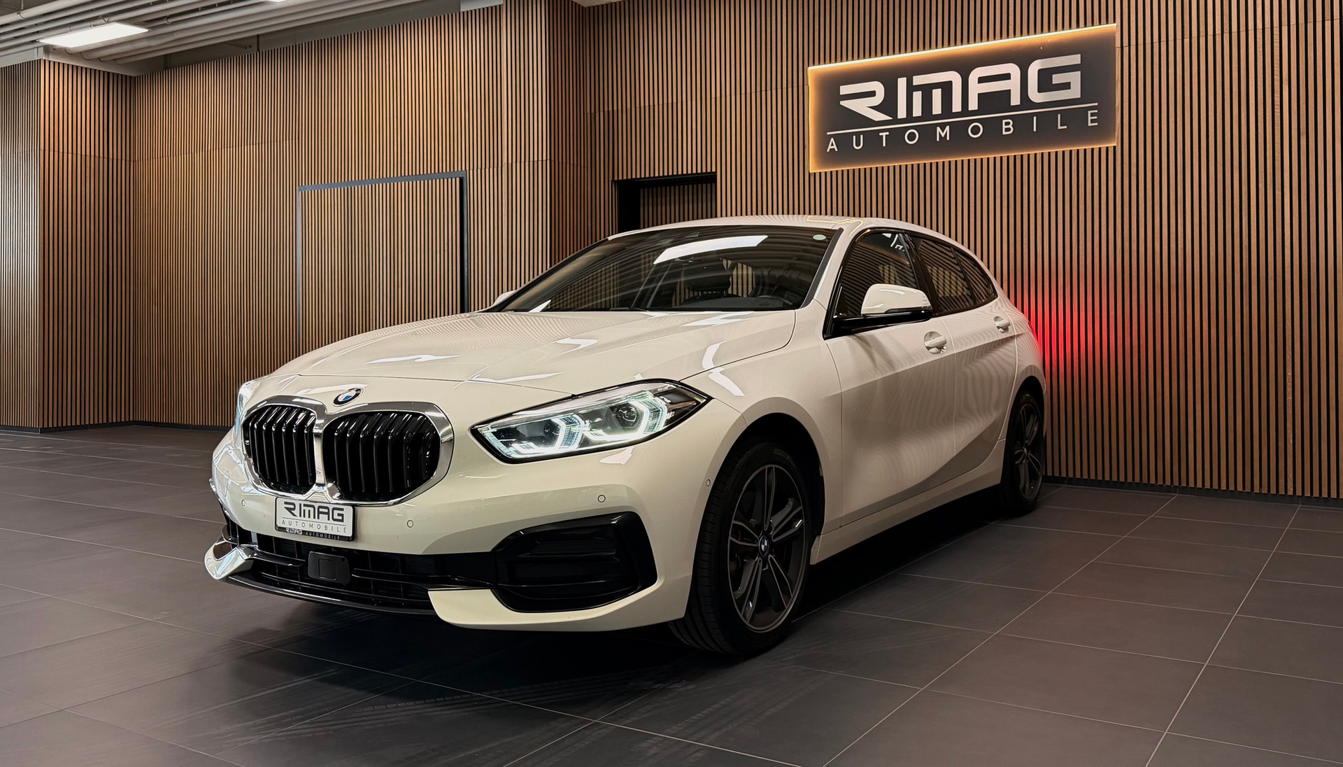 BMW 118i Sport Line Steptronic | Frisch ab MFK | Ab Service | Garantie-image-2