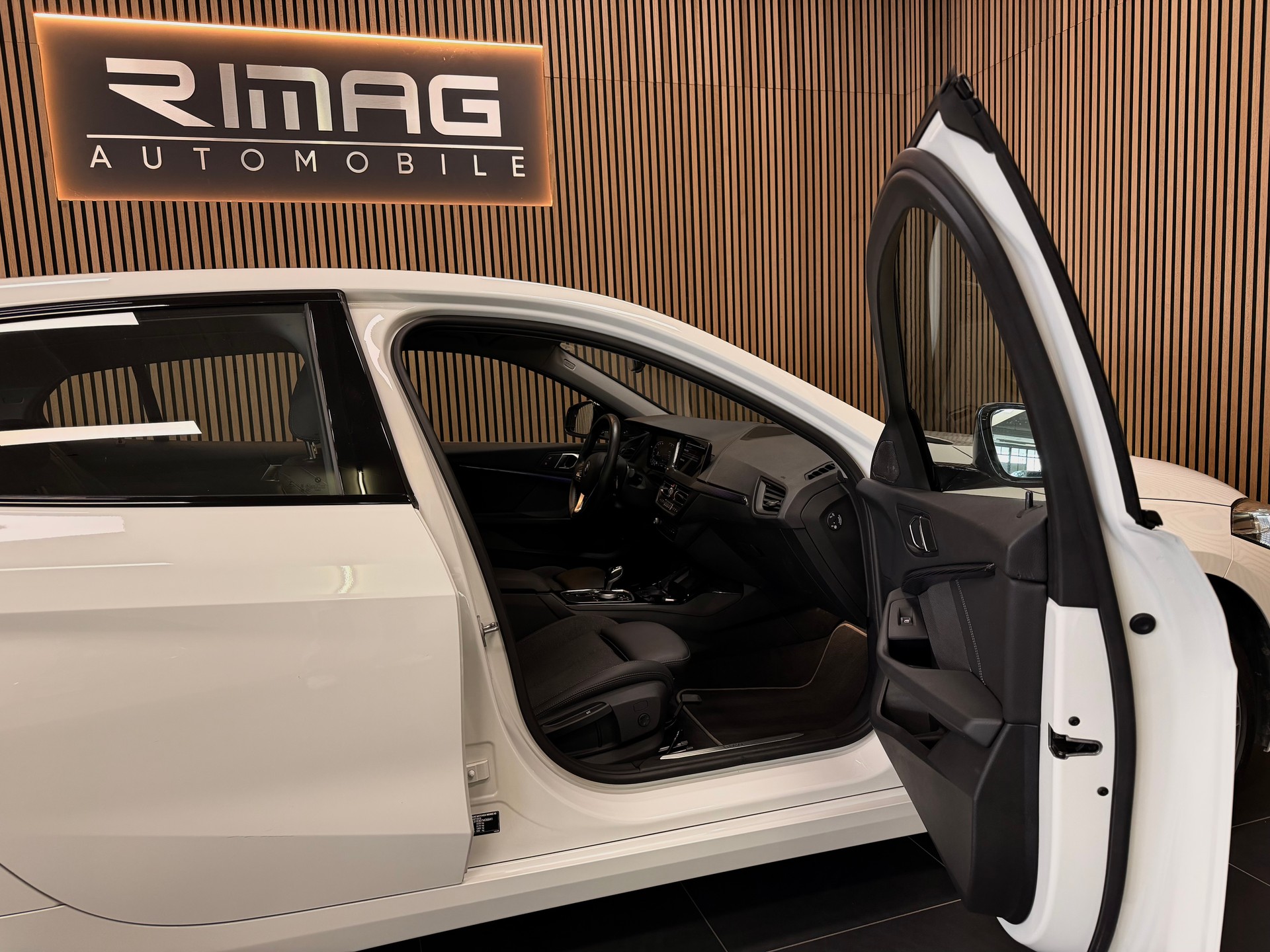 BMW 118i Sport Line Steptronic | Frisch ab MFK | Ab Service | Garantie-image-27