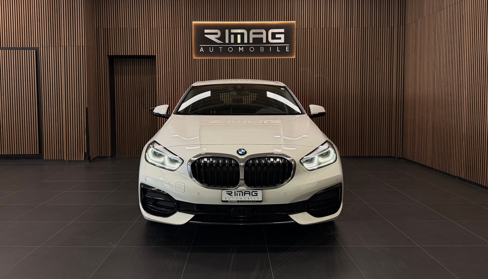 BMW 118i Sport Line Steptronic | Frisch ab MFK | Ab Service | Garantie-image-1