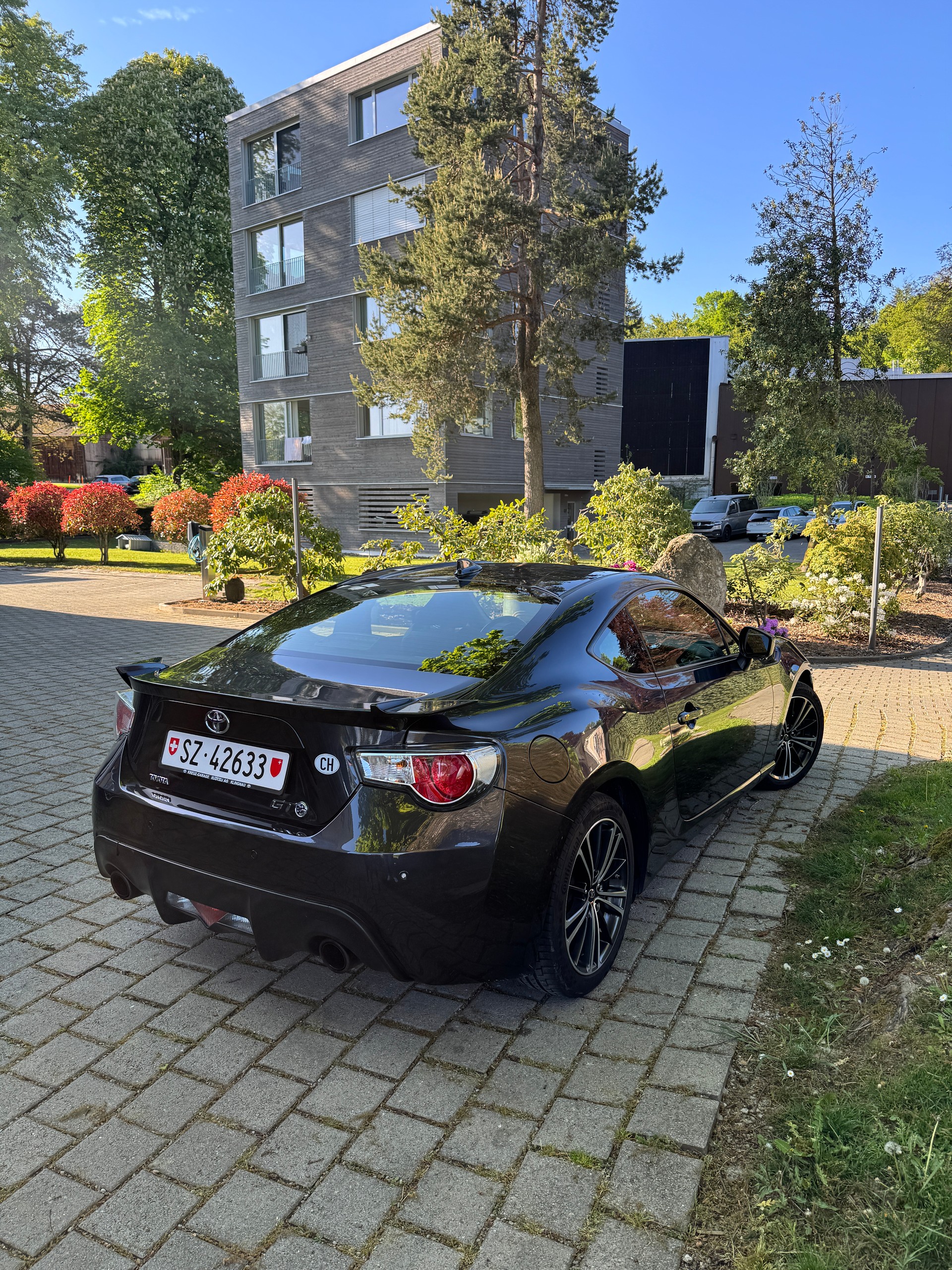 TOYOTA GT 86-image-2