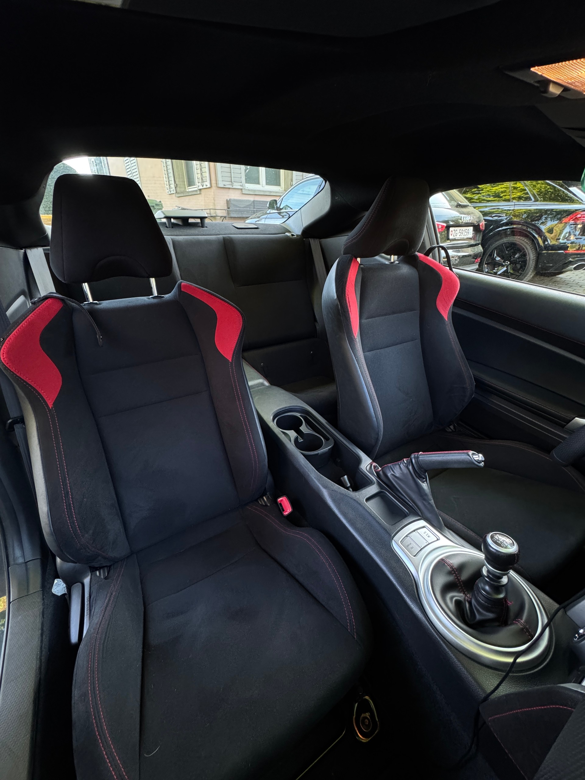 TOYOTA GT 86-image-5