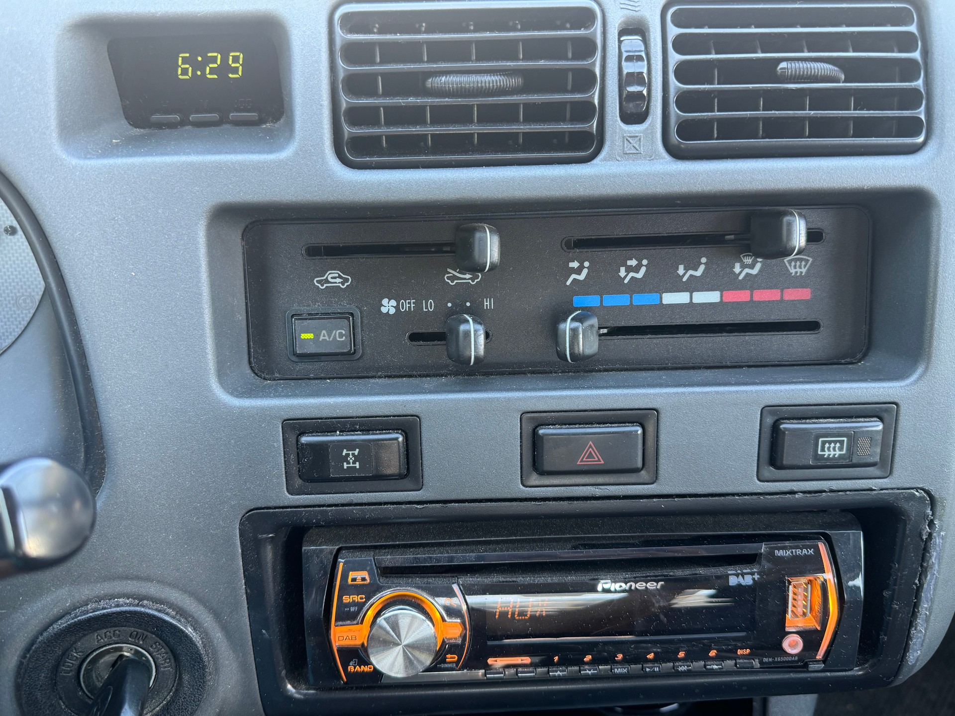 TOYOTA RAV-4 GX-image-9