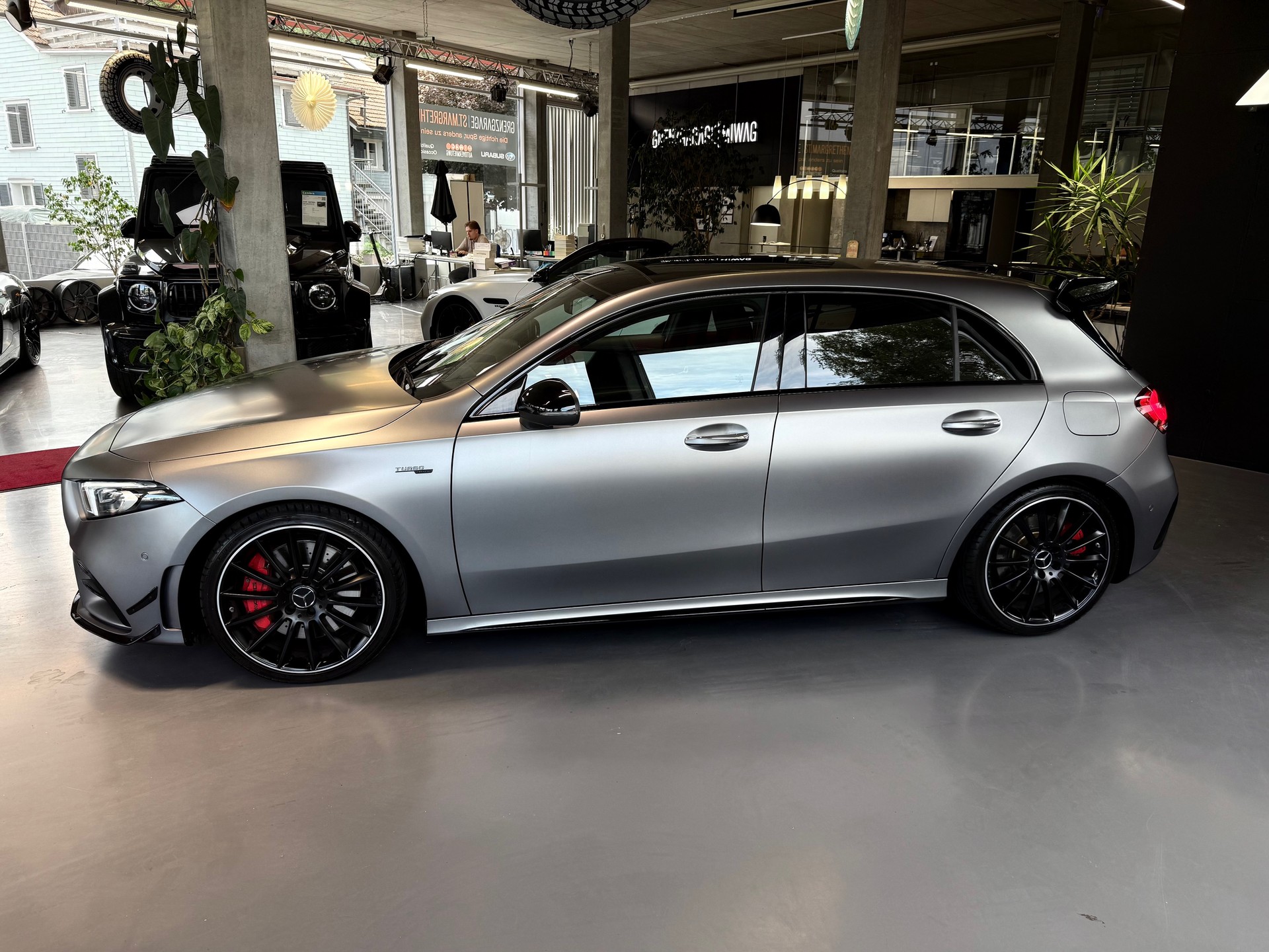 MERCEDES-BENZ A 35 AMG 4Matic Speedshift-image-3