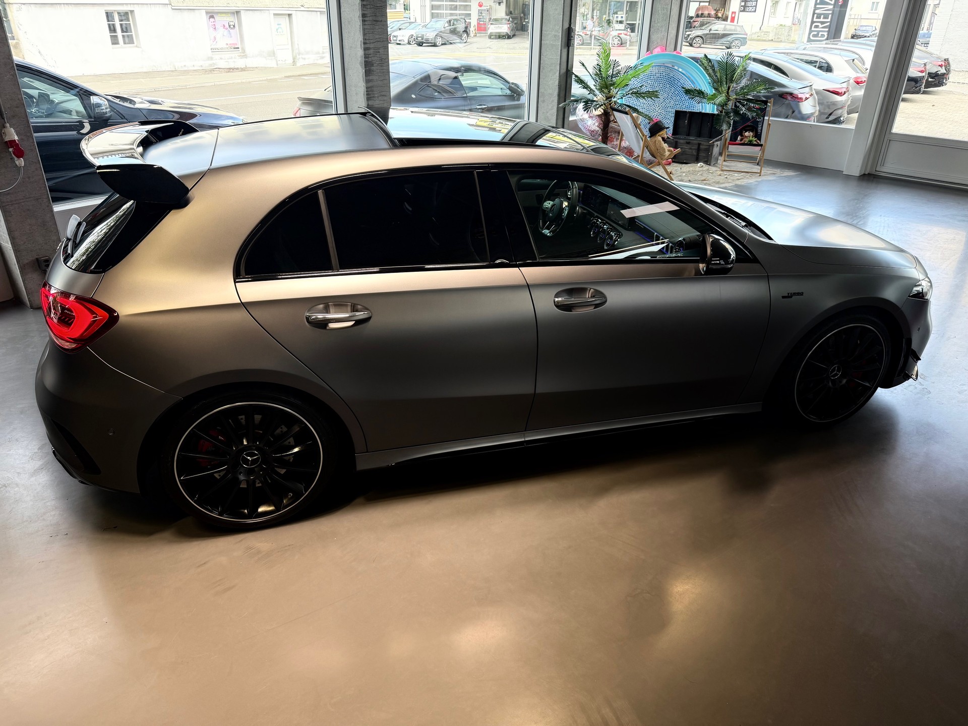 MERCEDES-BENZ A 35 AMG 4Matic Speedshift-image-2