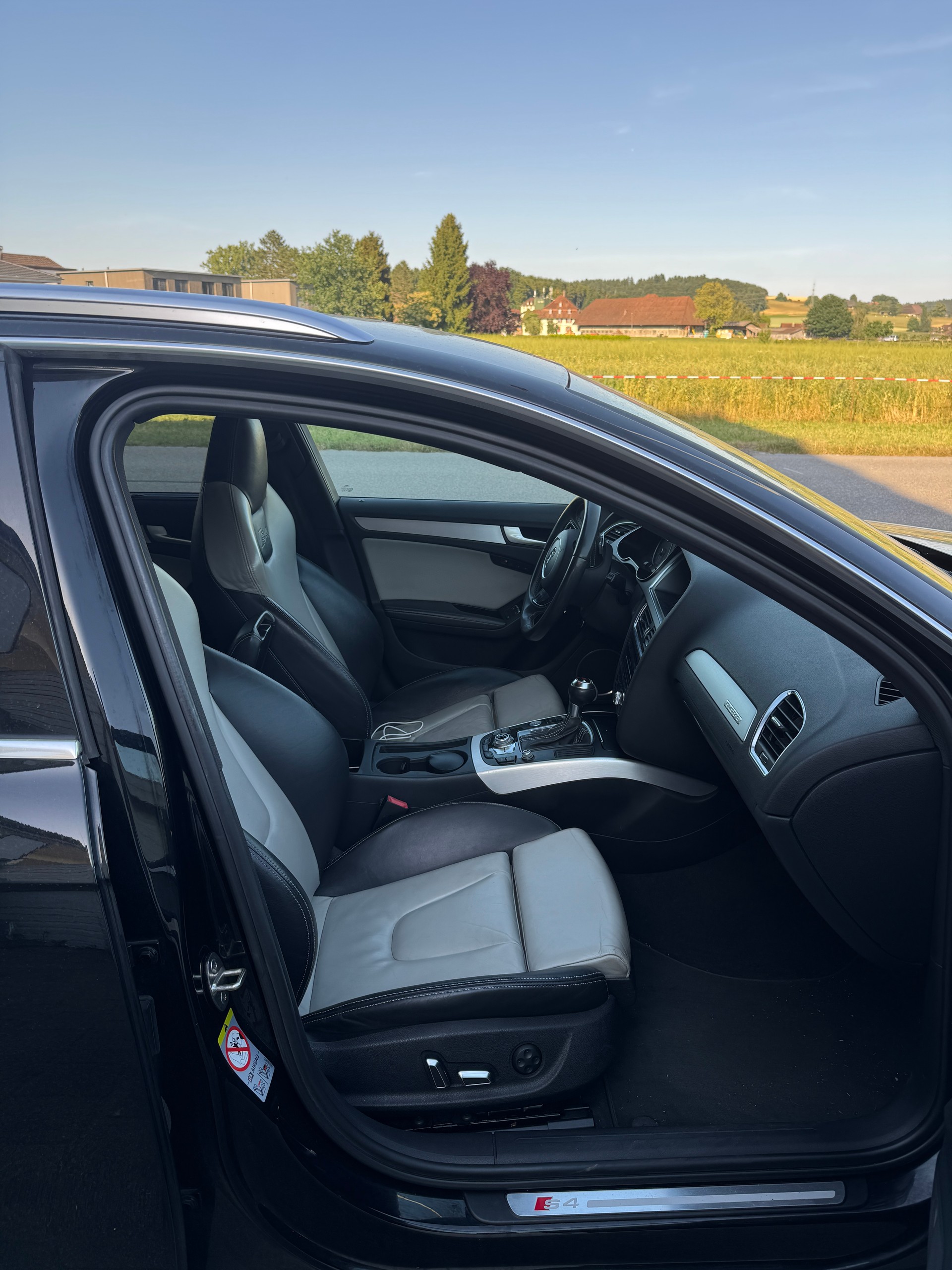 AUDI 3.0 V6 TFSI quattro S-Tronic-image-3
