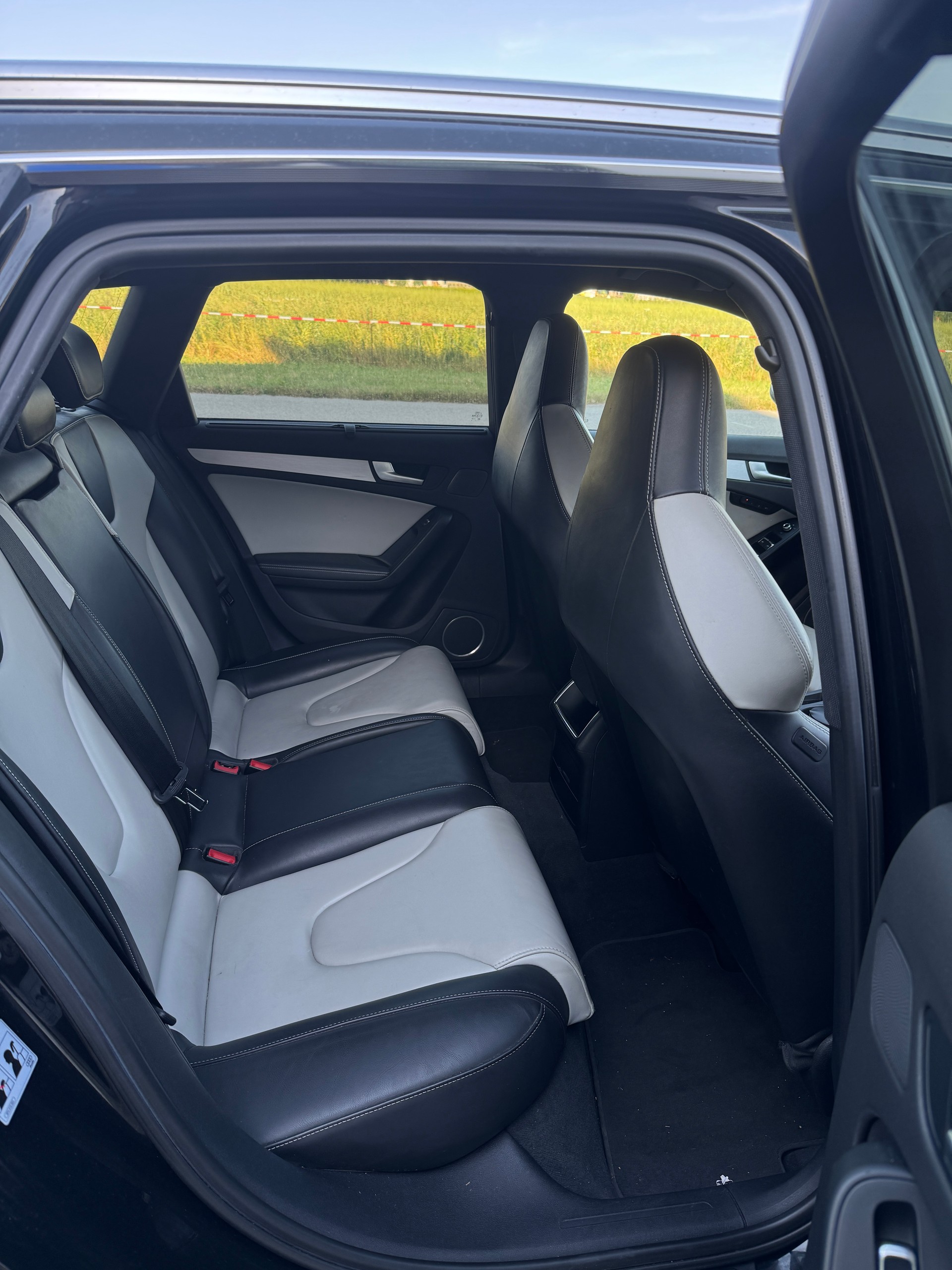 AUDI 3.0 V6 TFSI quattro S-Tronic-image-4