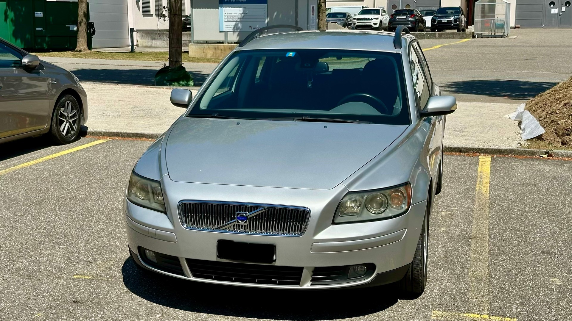 VOLVO 2.4 20V Momentum-image-0